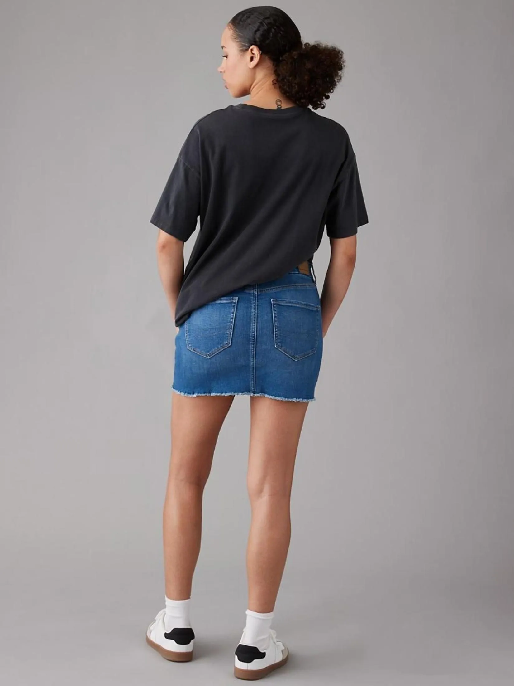 AMERICAN EAGLE WOMEN CURVY HIGH RISE MINI SKIRT 947 MEDIUM INDIGO