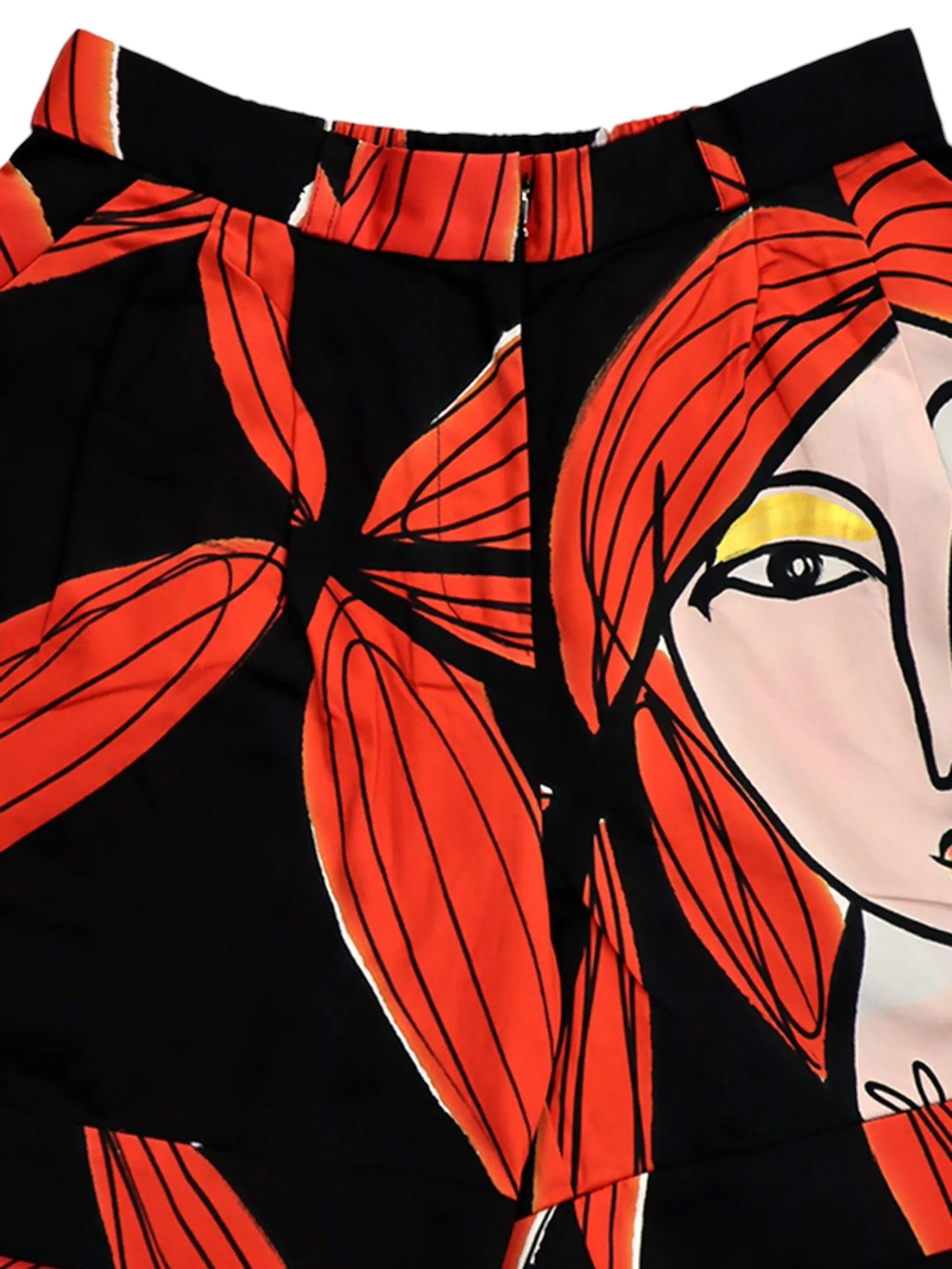 YODYOKO Woman Short Pants With Zipper - Black : Woman Elegance with Red Hair