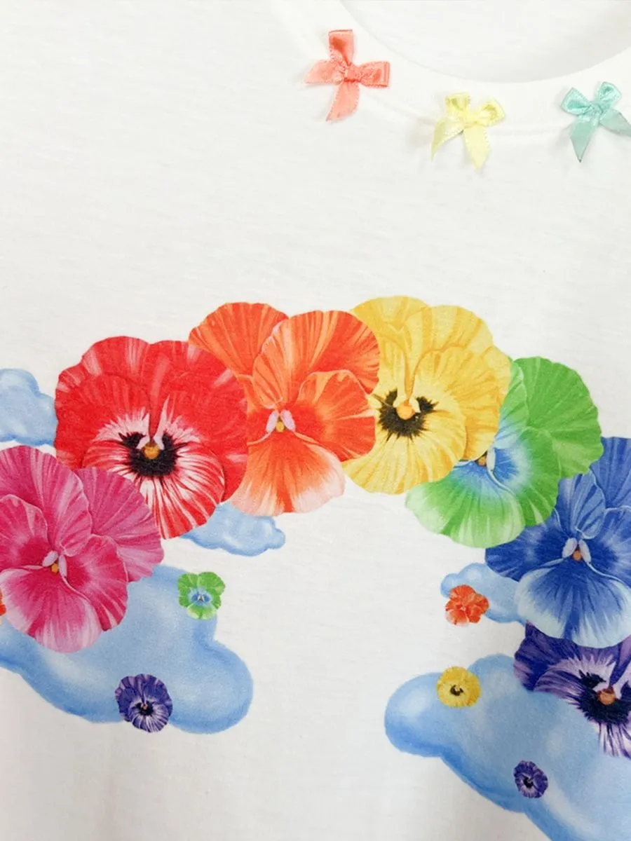 ICONIC WOMAN WHITE PANSY SKY T-SHIRT