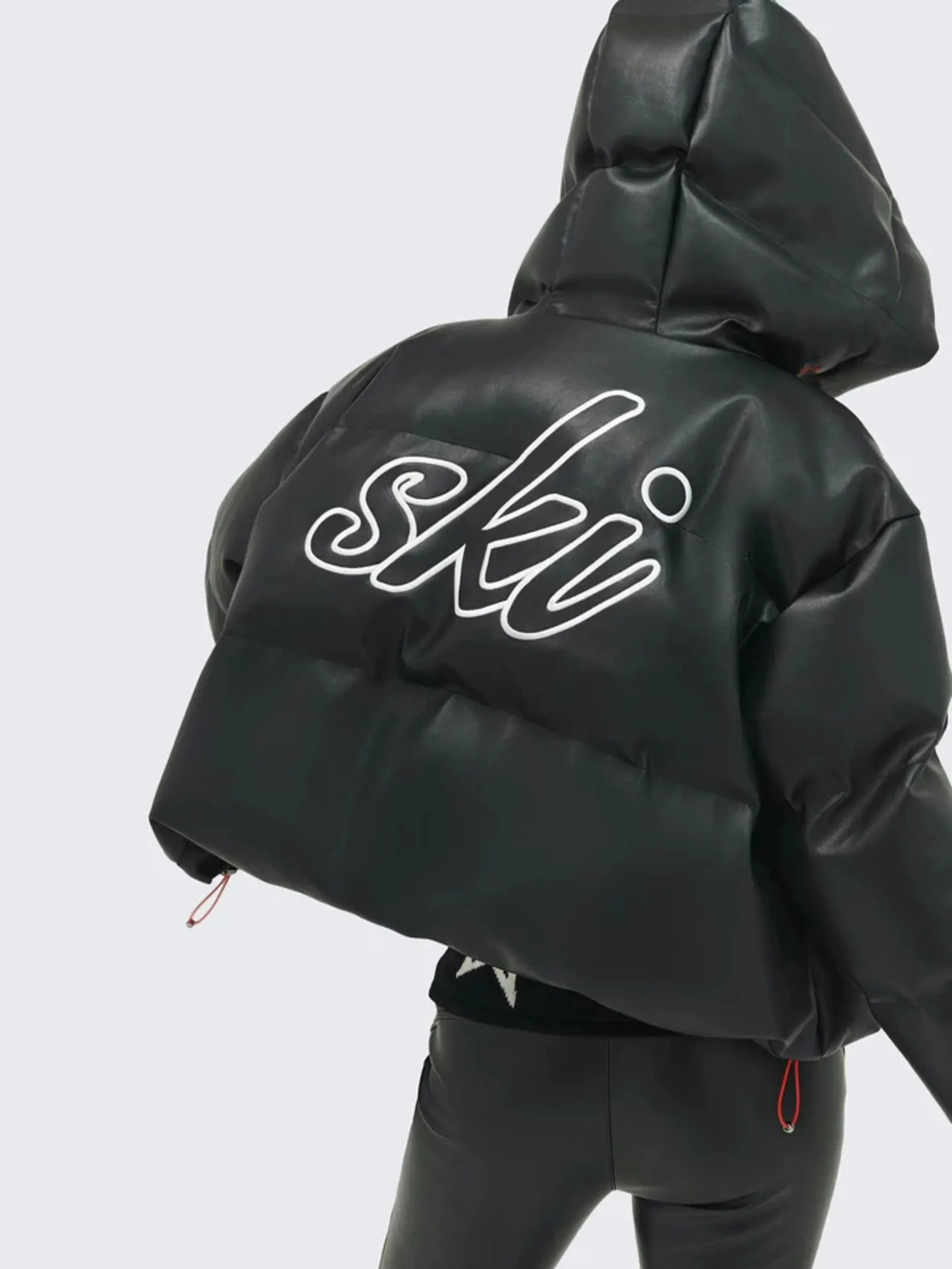 PERFECT MOMENT TAOS SHORT DOWN JACKET IN BLACK