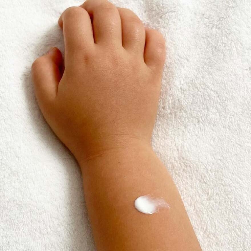 Kiss Me Mommy UV Mild Gel N SPF33 PA+++ 100g.