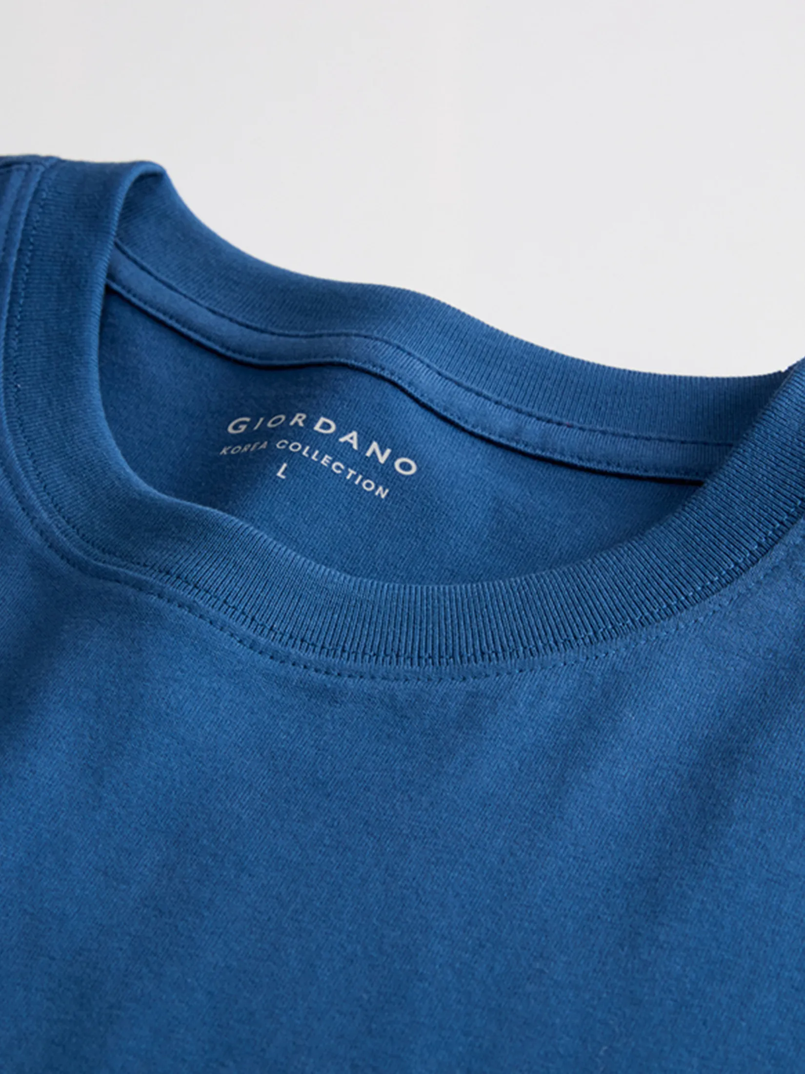 GIORDANO Men s Online Exclusive Soft-Touch Plain T-shirt (Korea) Dark Blue