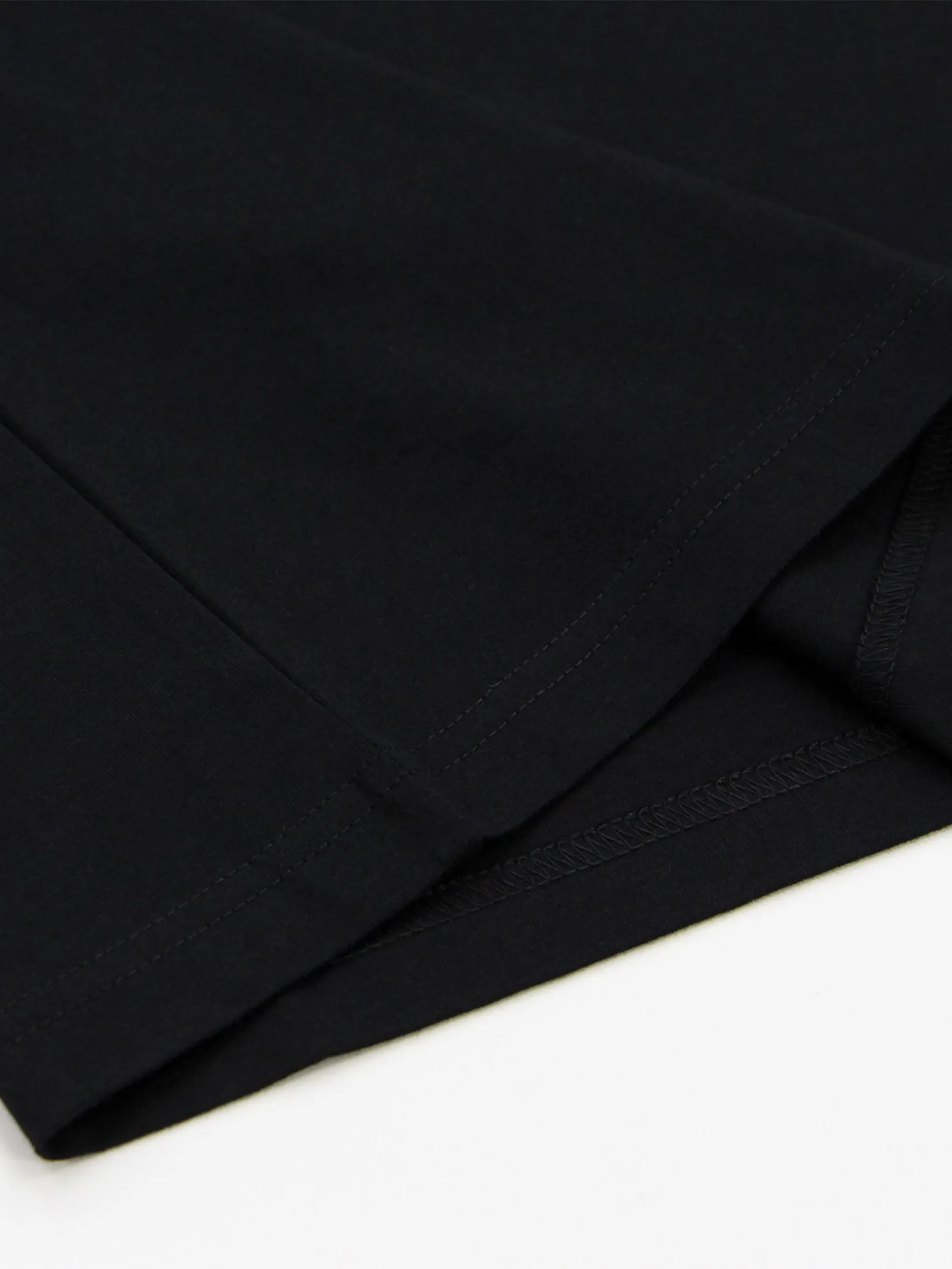 GIORDANO Men's Slim Cotton Embroidery Tee (Classic Man) Black