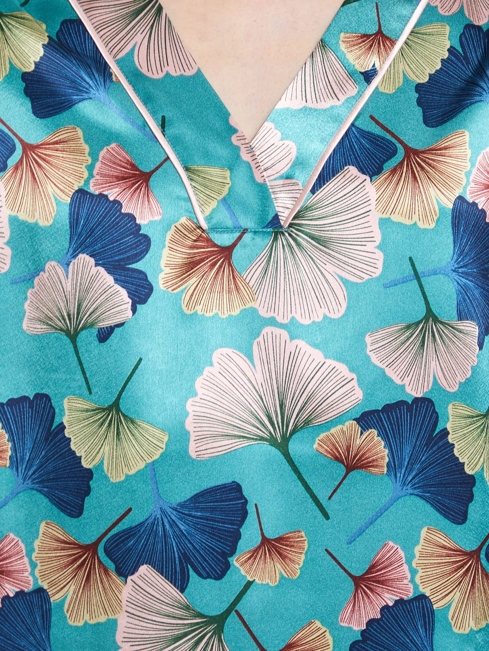 ELIZABETH Women Pyjamas Short Sleeves V-Neck + Cropped Pants Blue