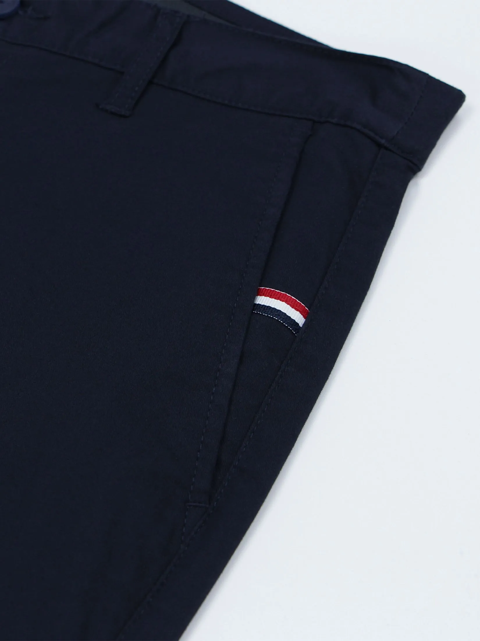 GIORDANO Men's Slim Taper Shorts (180° Elastic Waist) Signature navy