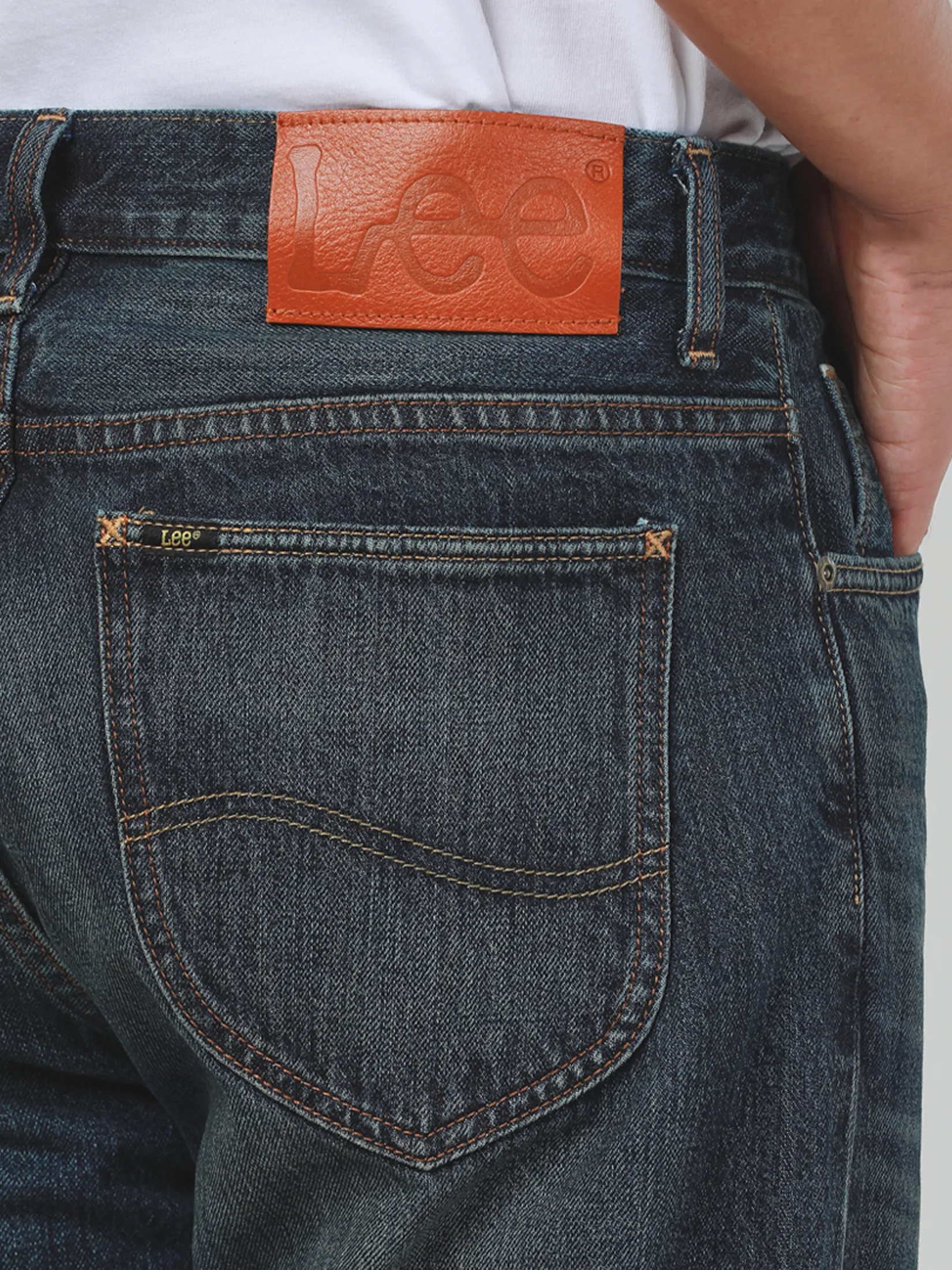 LEE Men s Jeans Lee Riders Collection Mid Dean Fit Mid Indigo