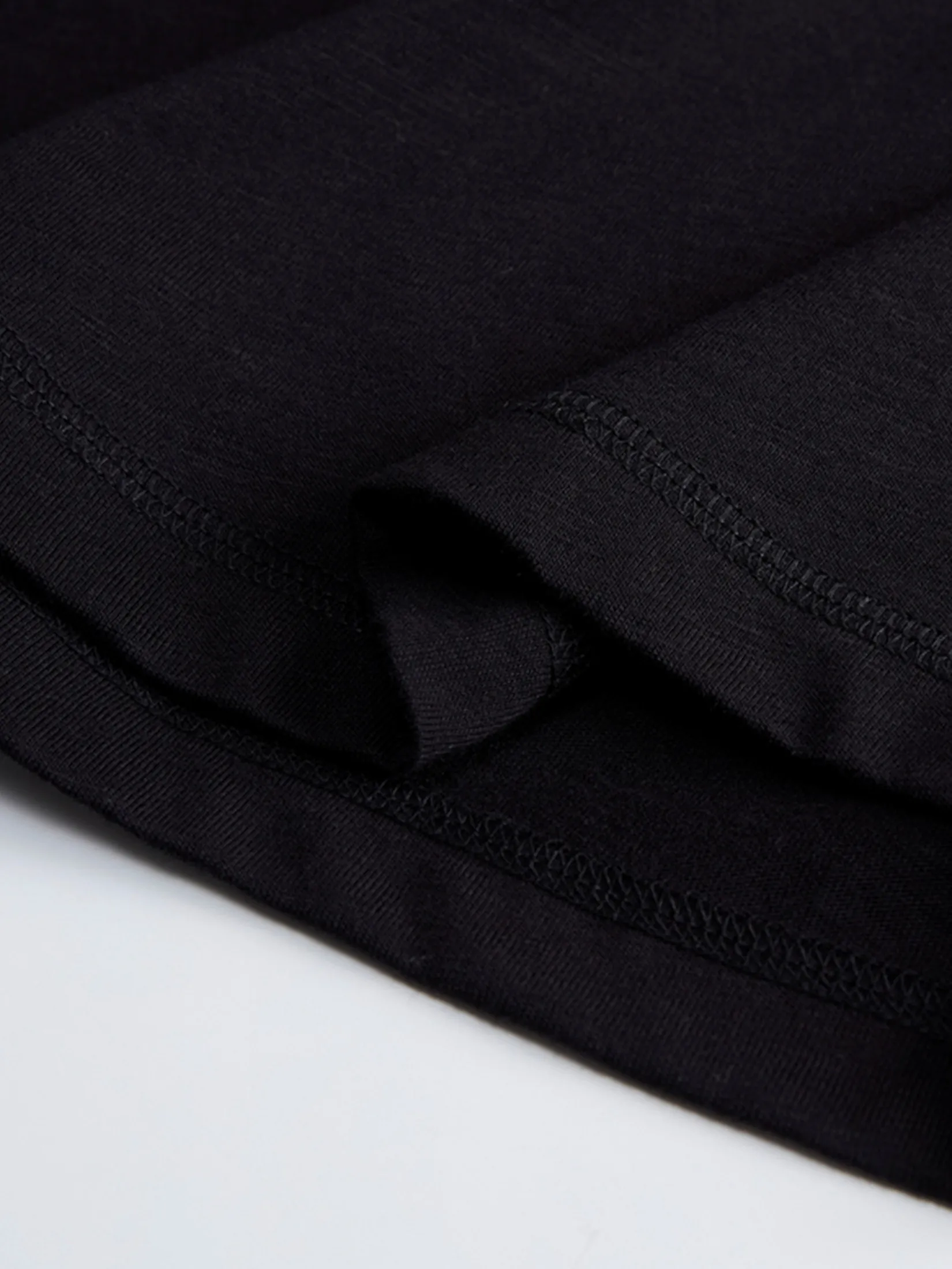 GIORDANO Men s Online Exclusive Cotton Blend Henley T-shirt (Korea) Black