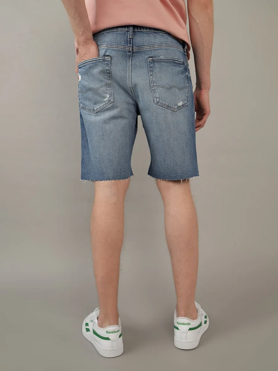 AMERICAN EAGLE MEN MEDIUM W/ DESTROY BAGGY JEAN SHORT - CUT & CUFF 936 MEDIUM WASH