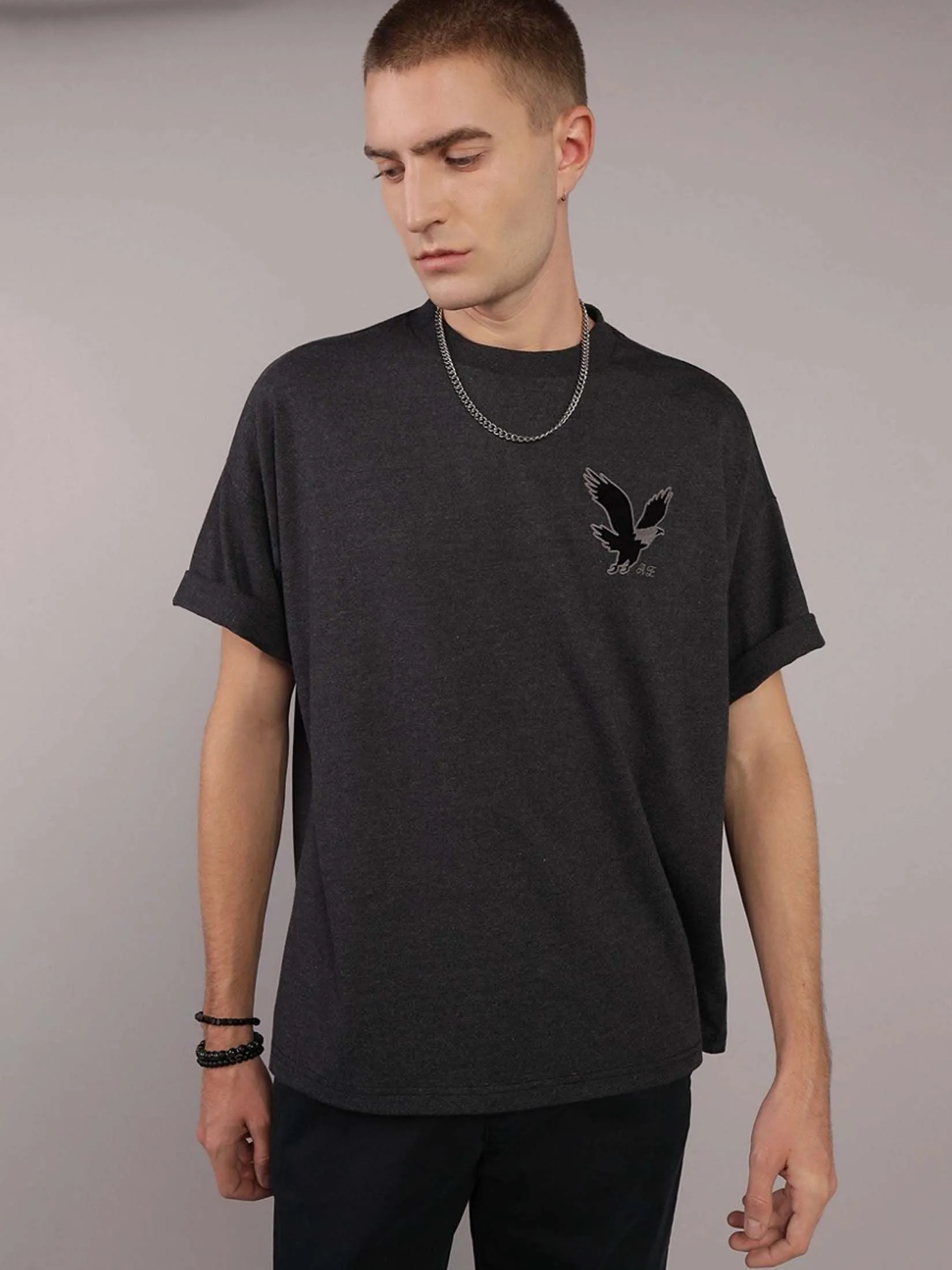 AMERICAN EAGLE MEN G SS  OS HOL1 VARS SET IN TEE- CVC AUGSTNA + SERIOUSLY SOFT WASH 008 CHARCOAL