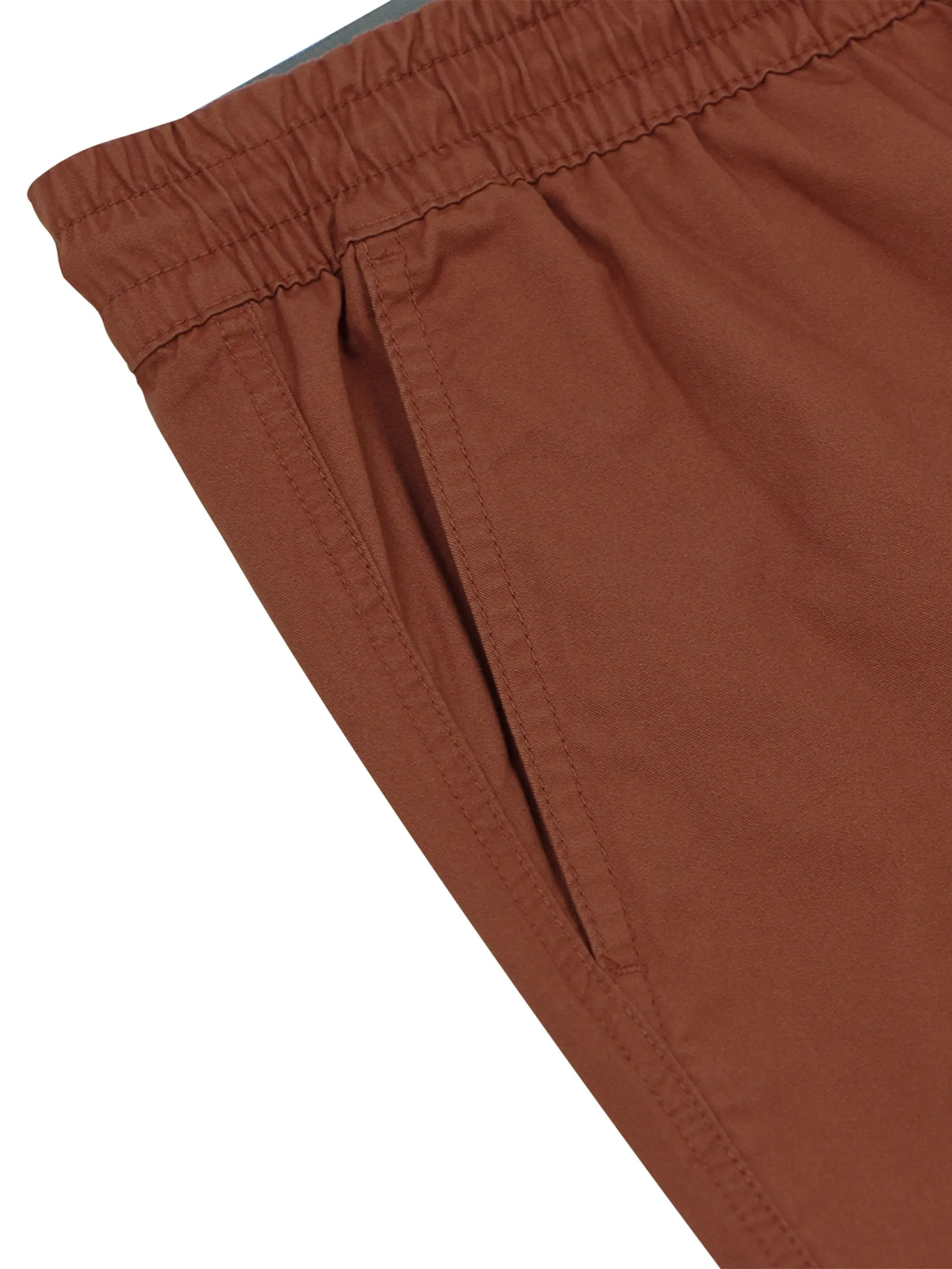 GIORDANO Men's Mid-Rise Slim Fit Elastic Waist Twill Bermuda Shorts Caramel brown