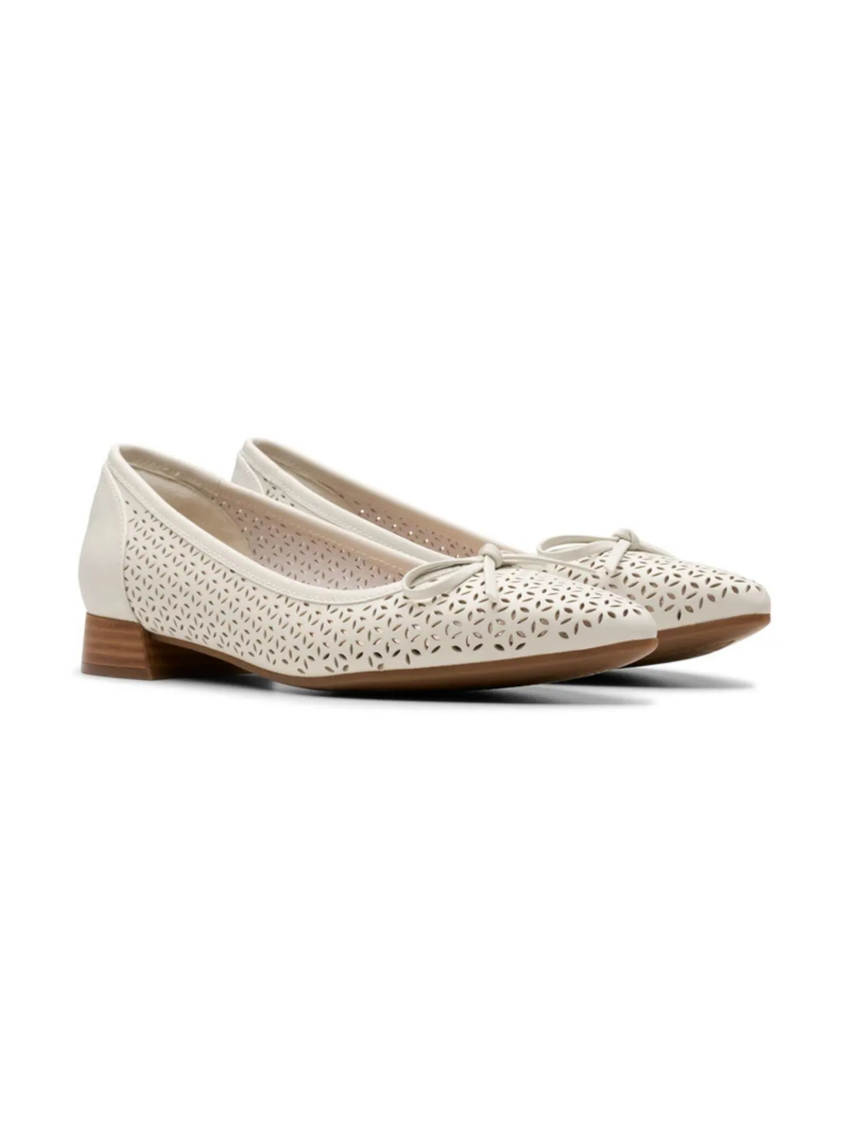 CLARKS NATALYN STEP Off White Leather Women's Ballet Flats