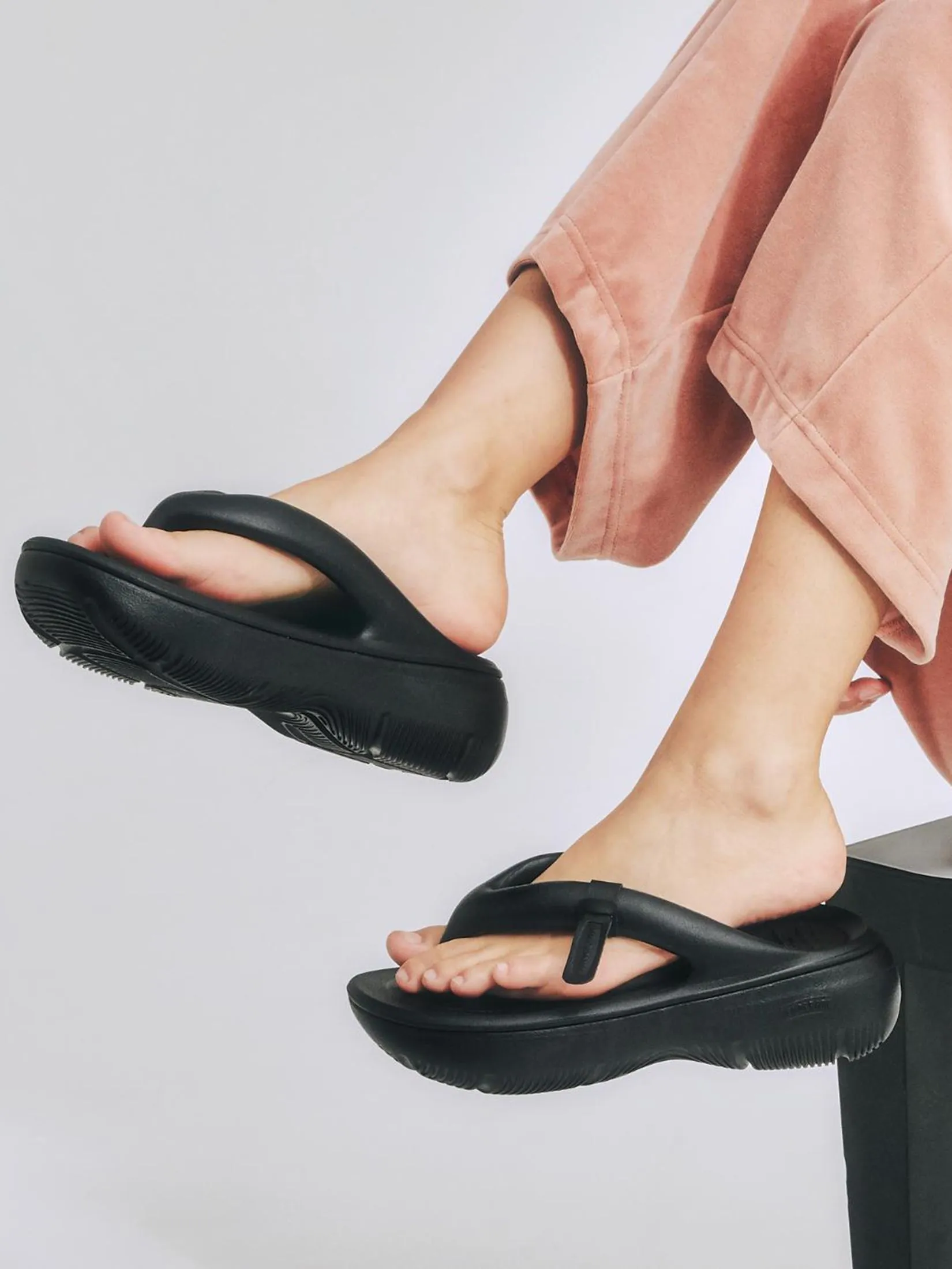 TAW&TOE Unisex Sandals Zerovity Plumpy Black