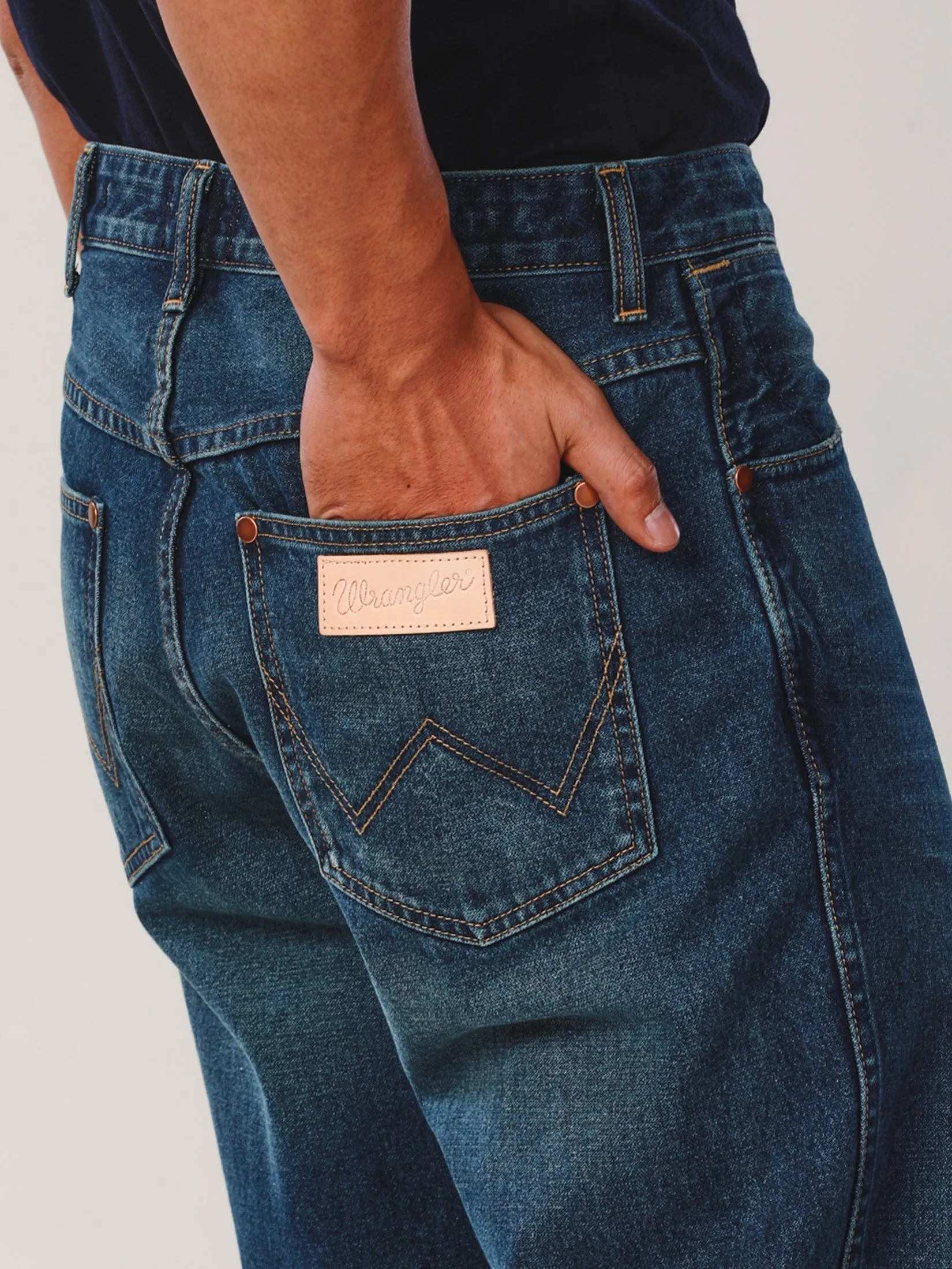 WRANGLER Men's Jeans Everyday with Wrangler Collection Mid Redding Fit Mid Indigo