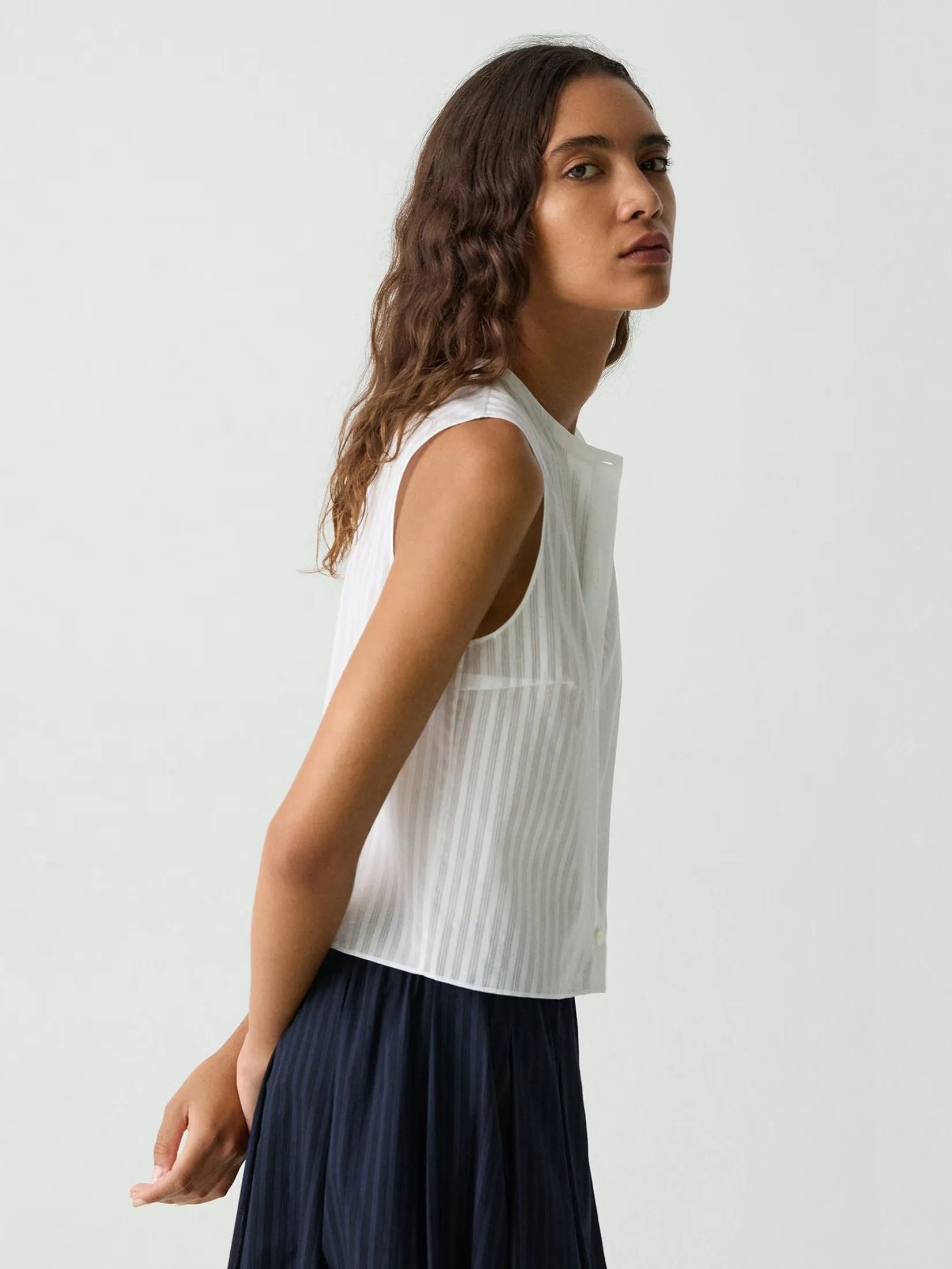 THEORY Women Top Button-Up Shell In Linear Cotton