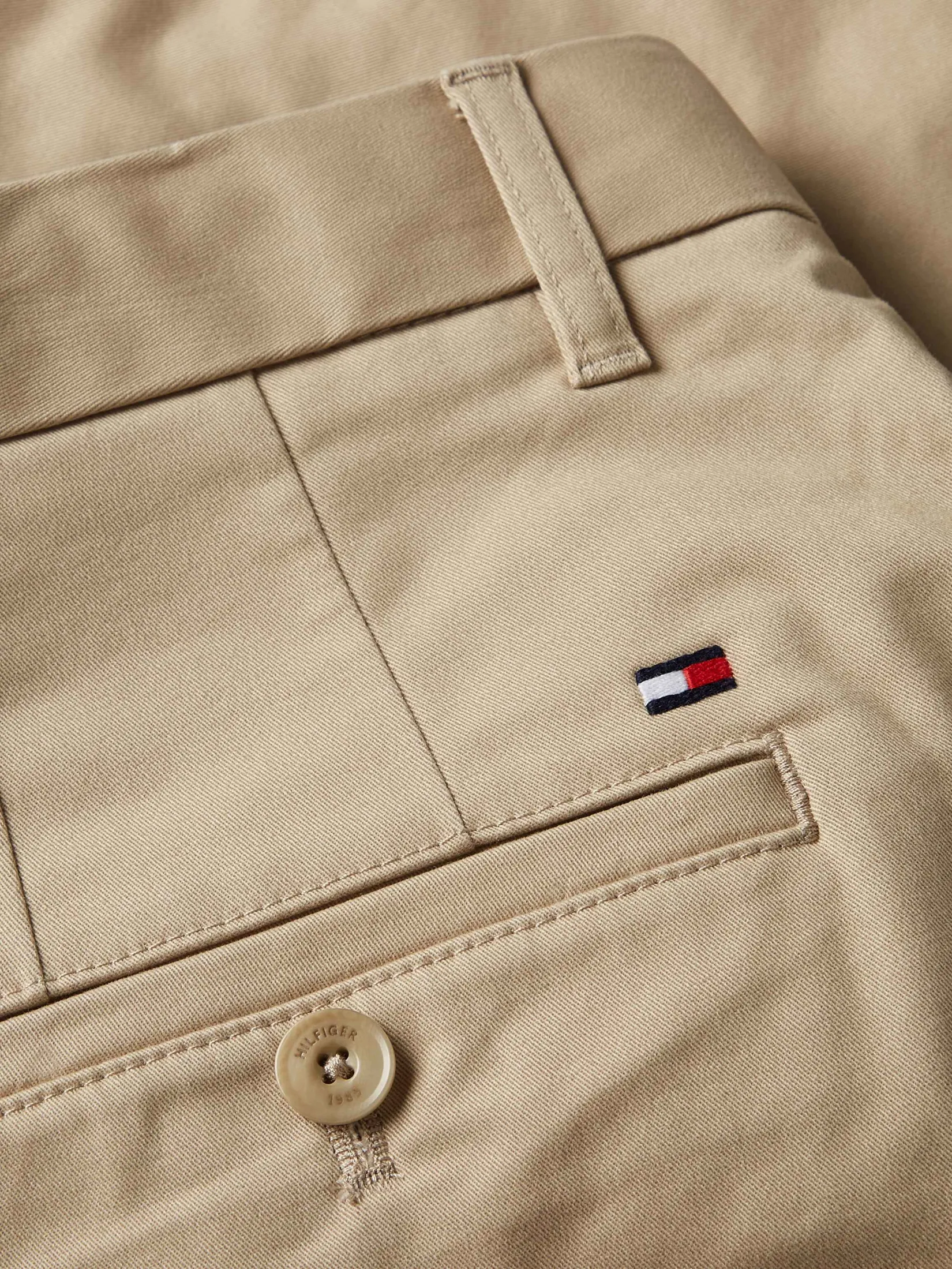 TOMMY HILFIGER MEN SHORTS BROWN Regular Fit