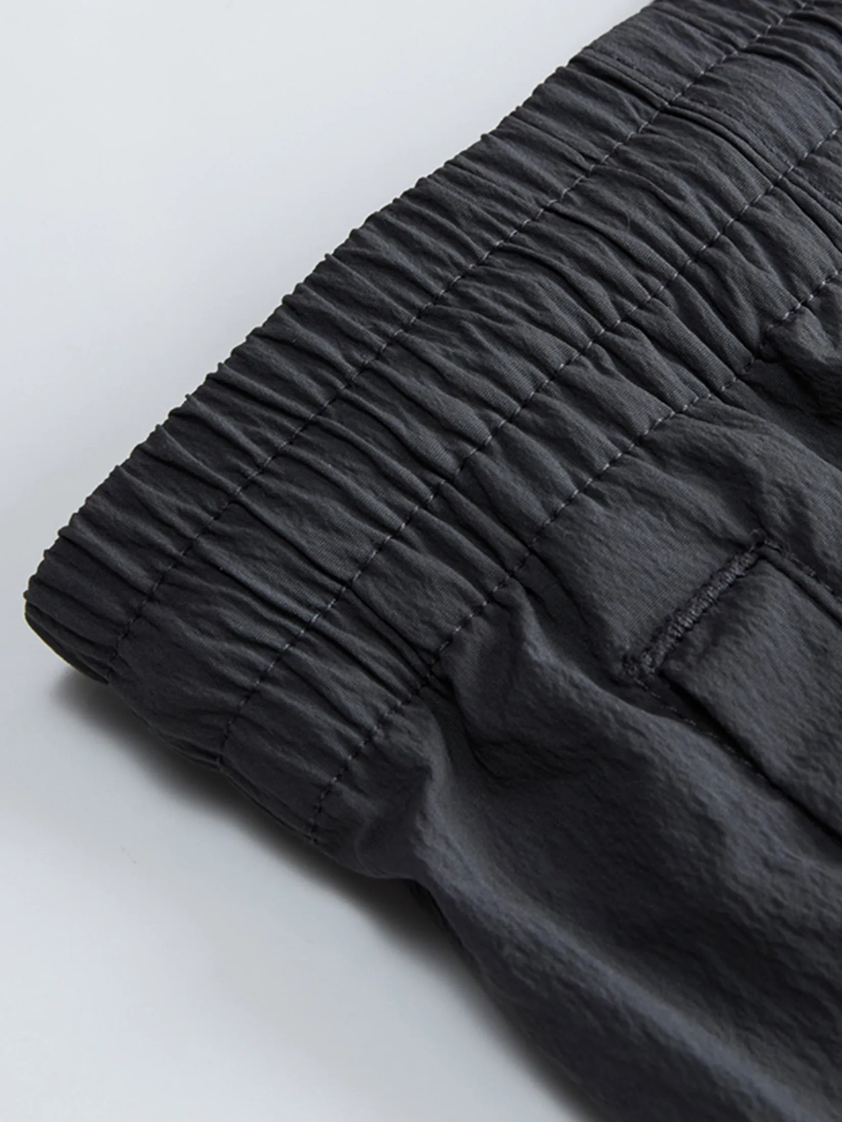 GIORDANO Men s Online Exclusive Comfort Multi-Pocket Shorts (Korea) Dark Grey