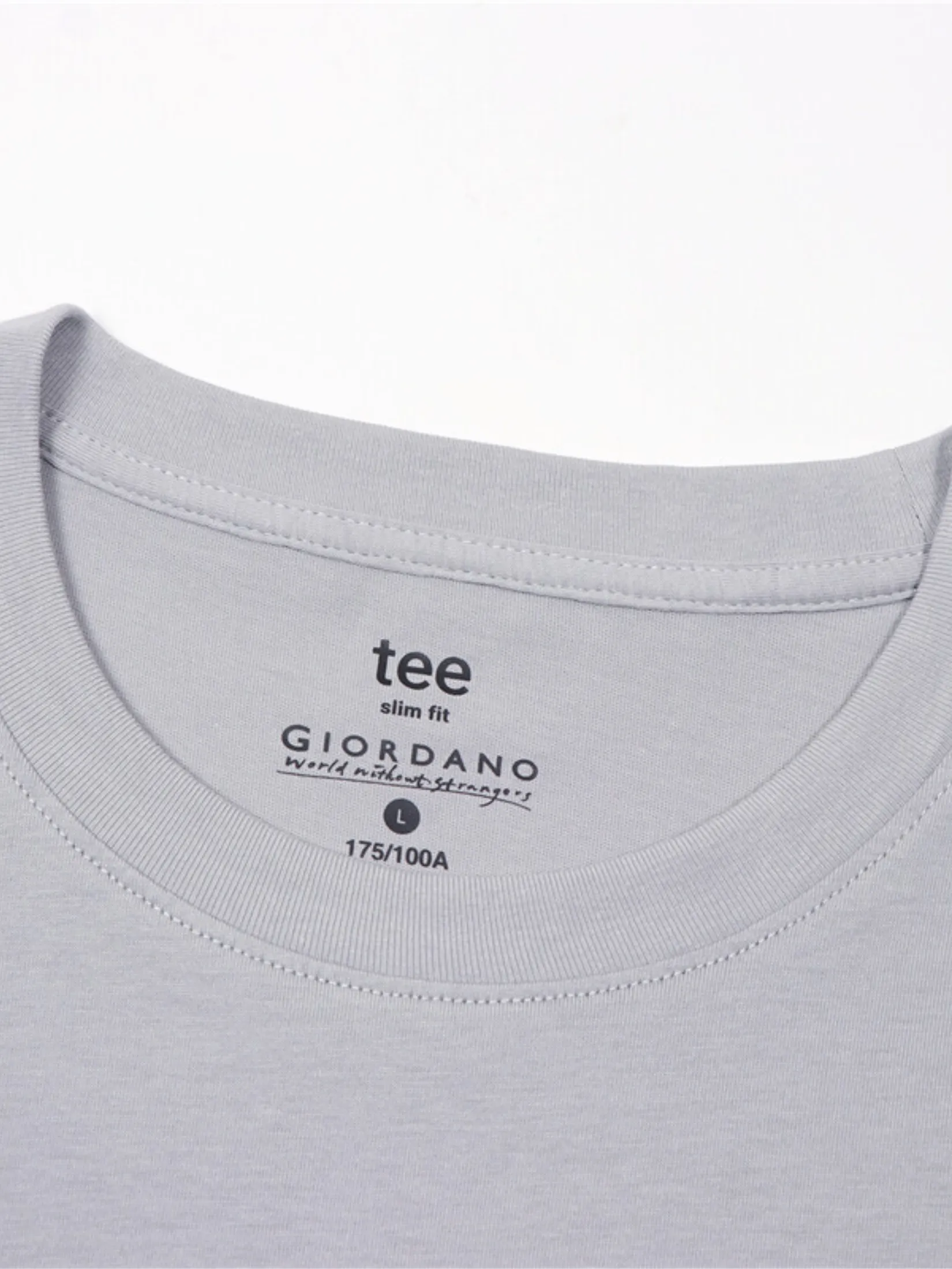 GIORDANO Men's Slim Fit Embroidery Tee (Classic Man) Satin Gray