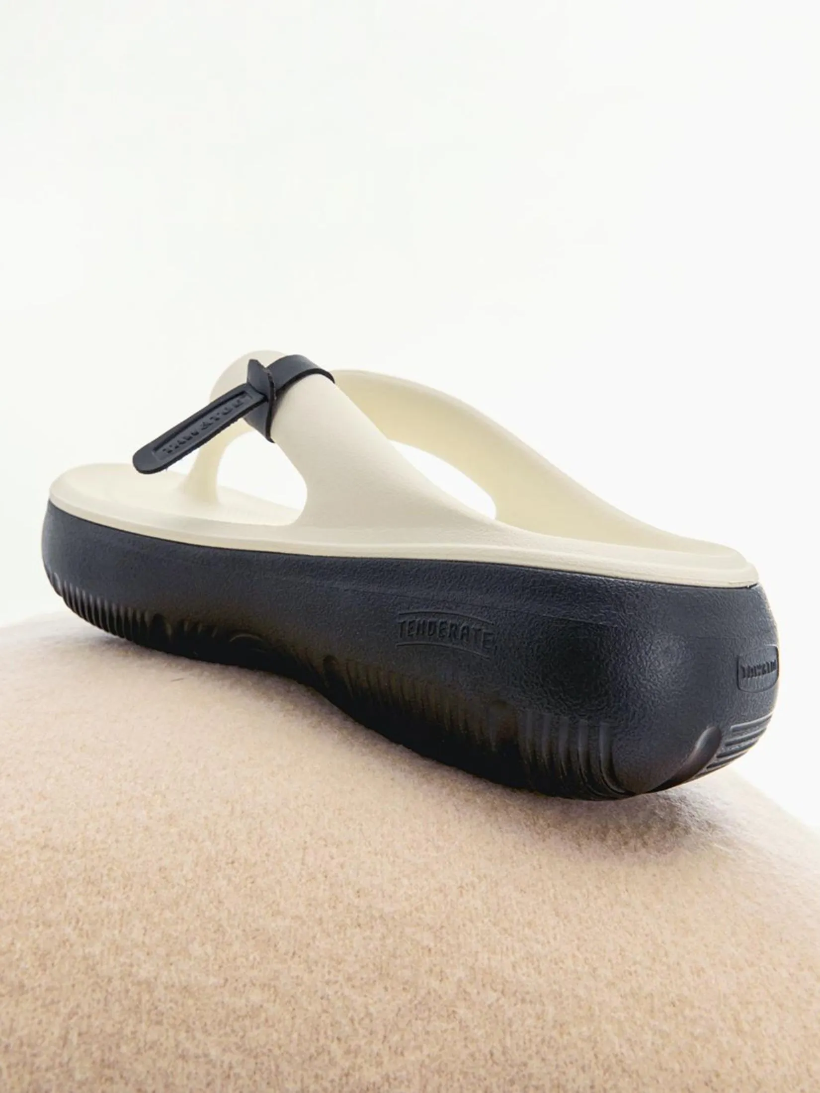 TAW&TOE Unisex Sandals Zerovity Plumpy Creamy Black