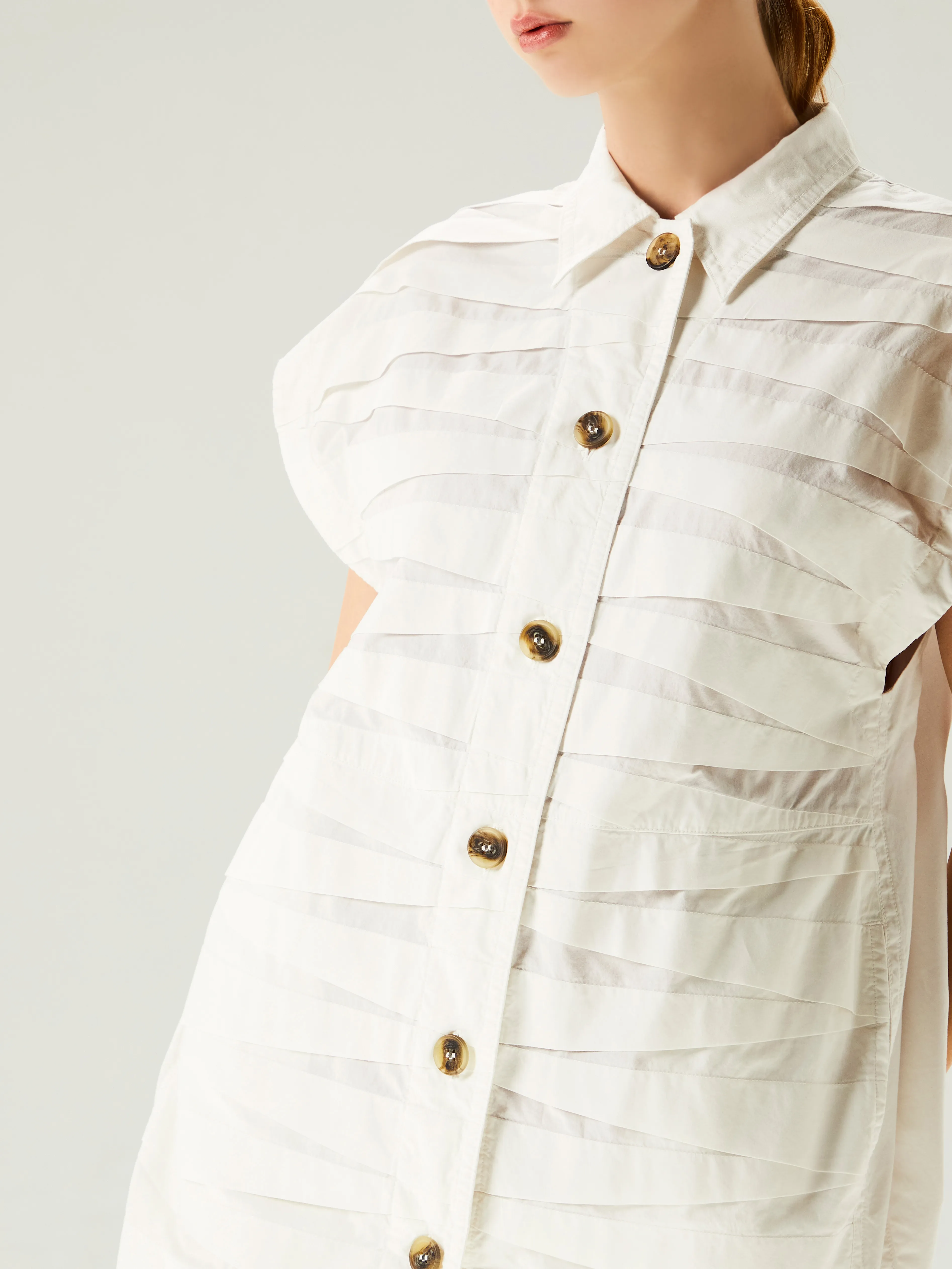 YACCOMARICARD Woman Blouse The technique of crossed tuck piles White