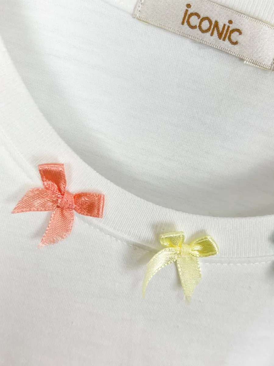 ICONIC WOMAN WHITE PANSY SKY T-SHIRT