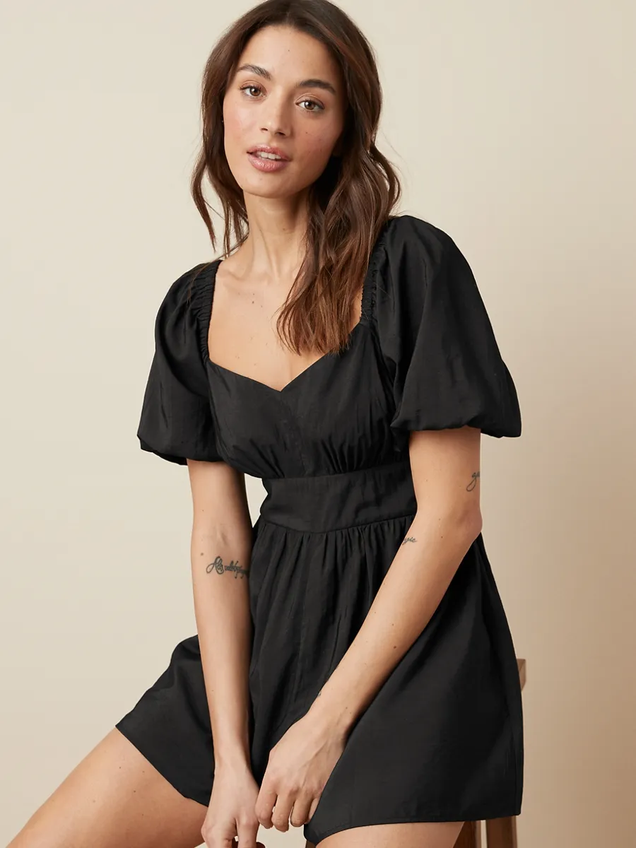 AMERICAN EAGLE WOMEN 7586 CUTOUT BOX PLEAT ROMPER 001 BLACK