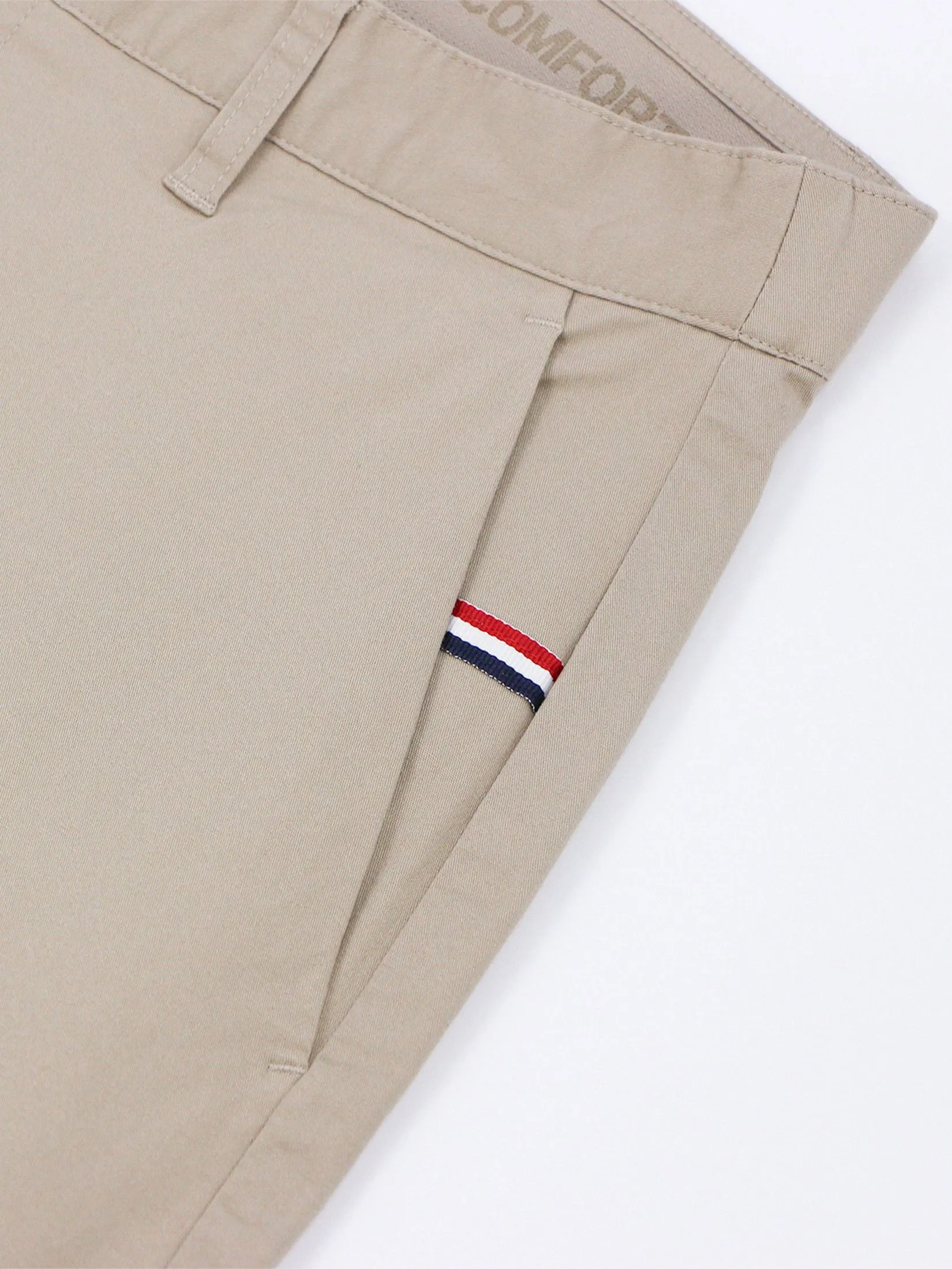 GIORDANO Men's Skinny Taper Khaki Pants (180° Elastic Waist) Crockery khaki