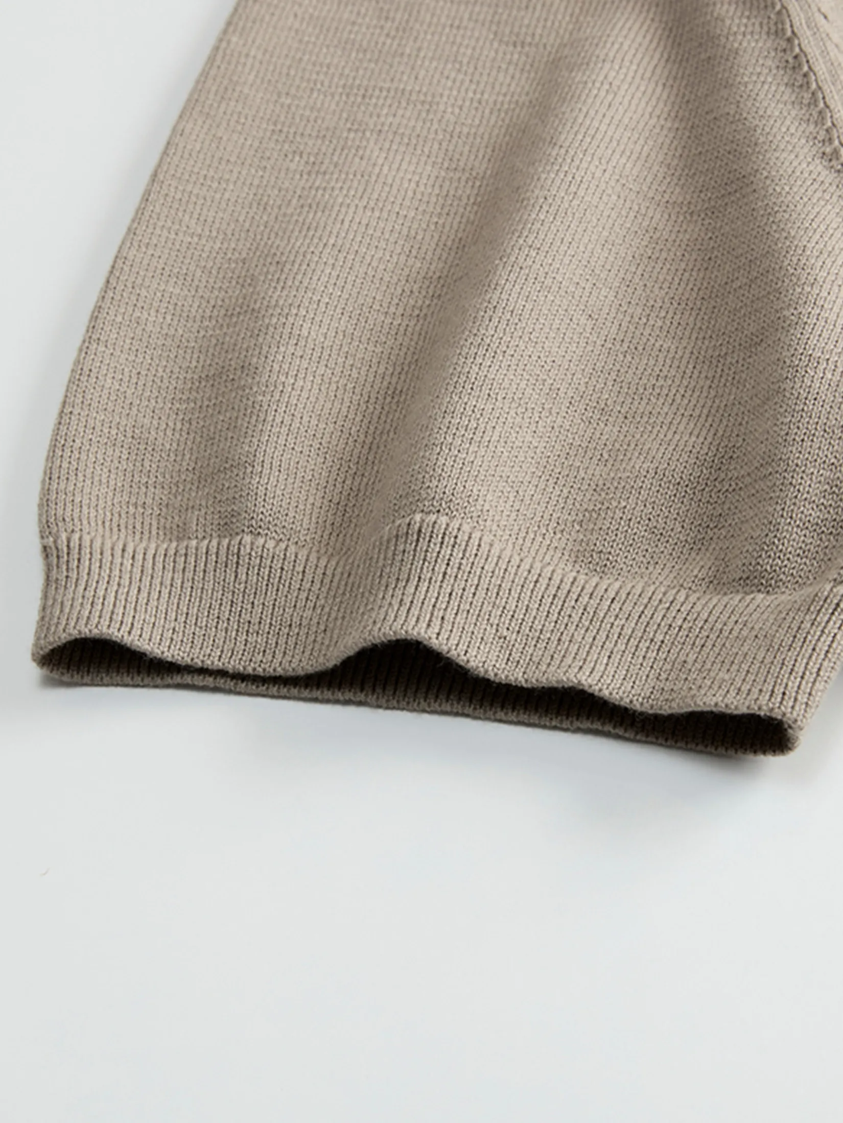 GIORDANO Men s Online Exclusive Soft Knit Polo Pullover Sweater (Korea) Khaki