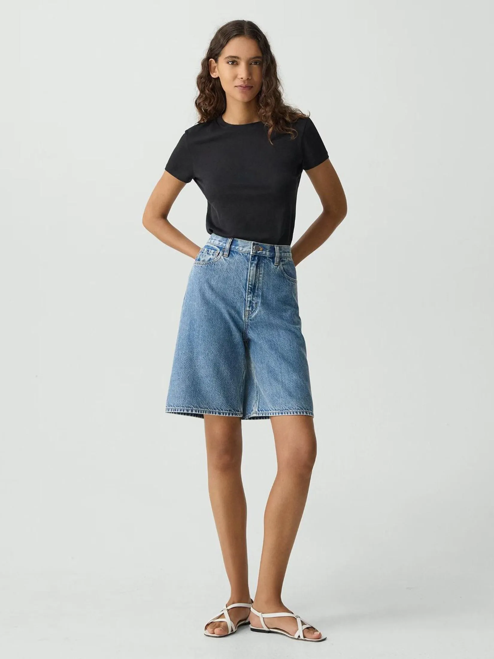 THEORY Women Jeans Short High-Waisted in Relaxed Denim Ice Blue