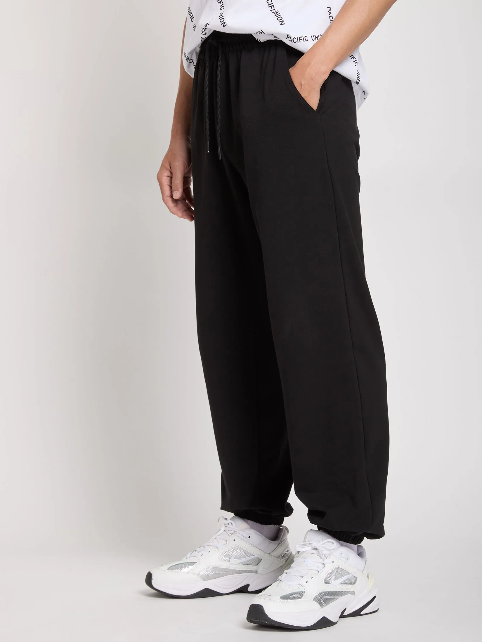 PACIFIC UNION Men Joggers With Cuffed Ankles