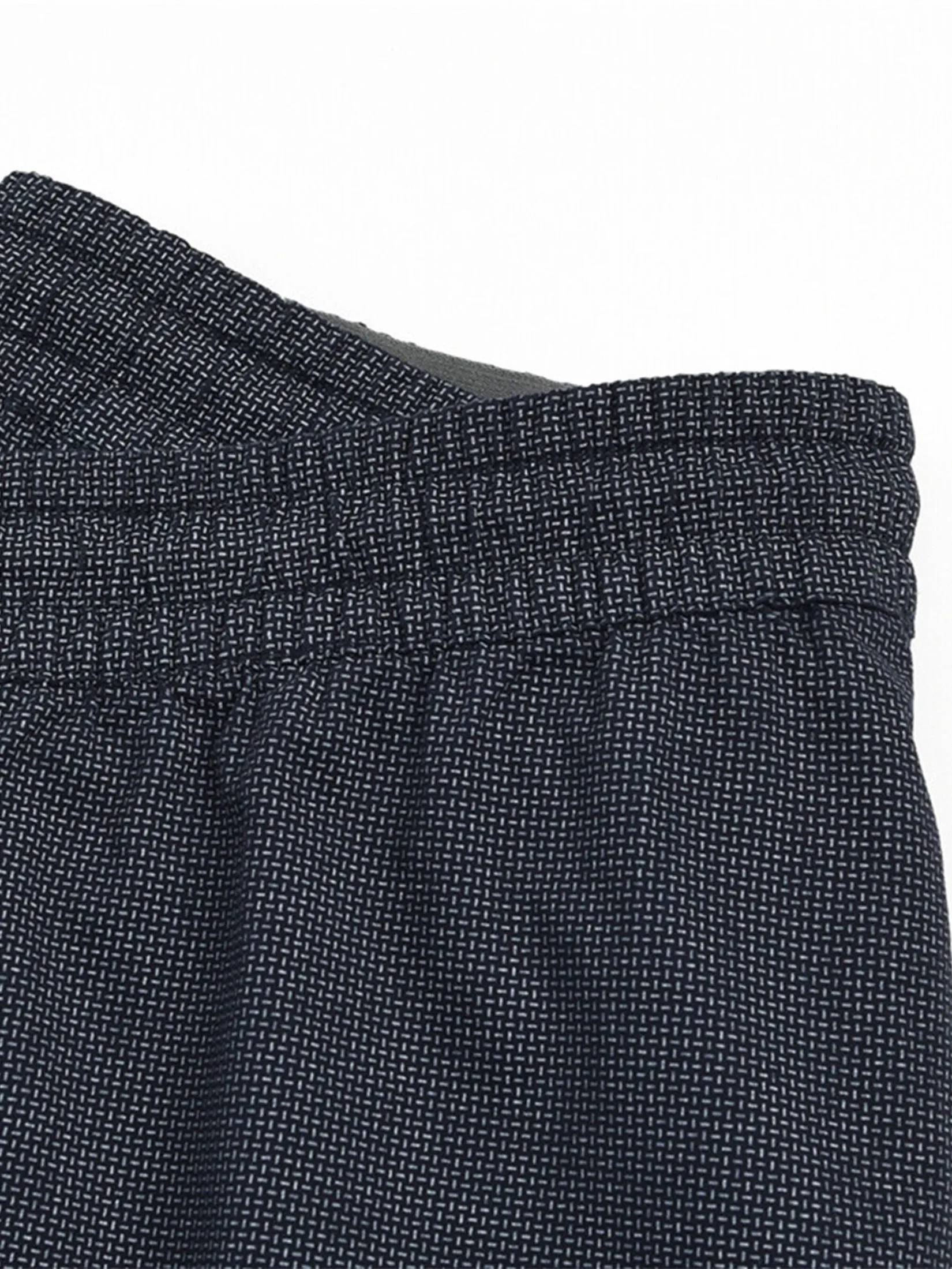 GIORDANO Men's Mid-Rise Slim Fit Elastic Waist Twill Bermuda Shorts Navy X White