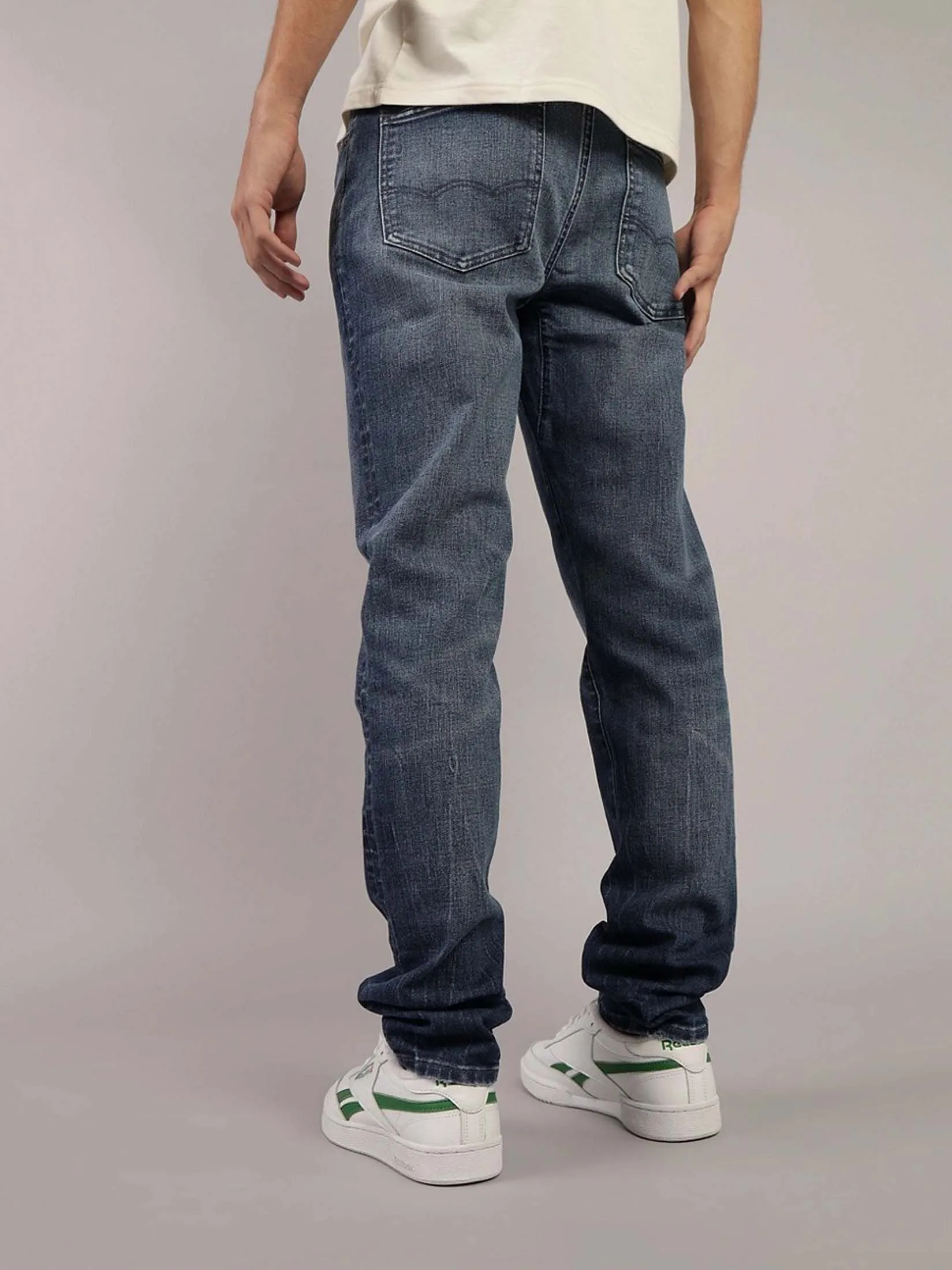 AMERICAN EAGLE MEN MEDIUM CLEAN WASH ACTIVE 24/7 ATHLETIC SKINNY 489 MEDIUM VINTAGE WASH