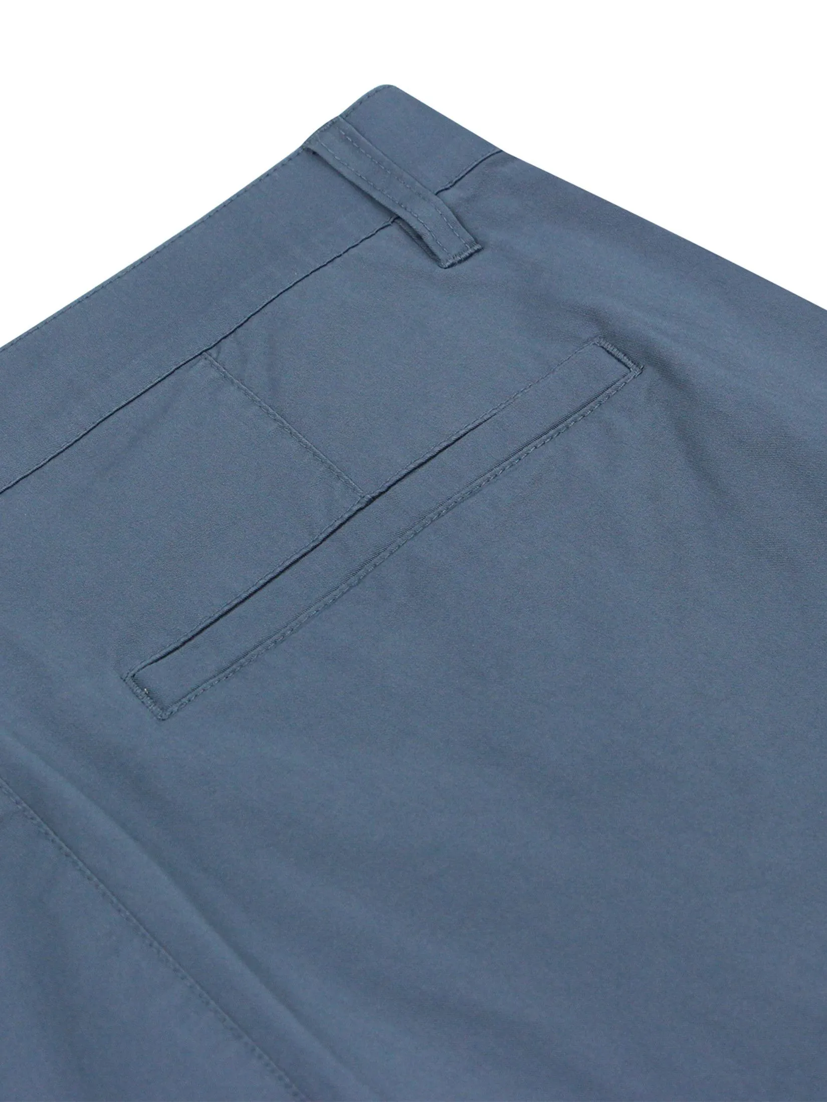 GIORDANO Men's Slim Cool-touch Shorts (180° Elastic Waist) Neptune Blue
