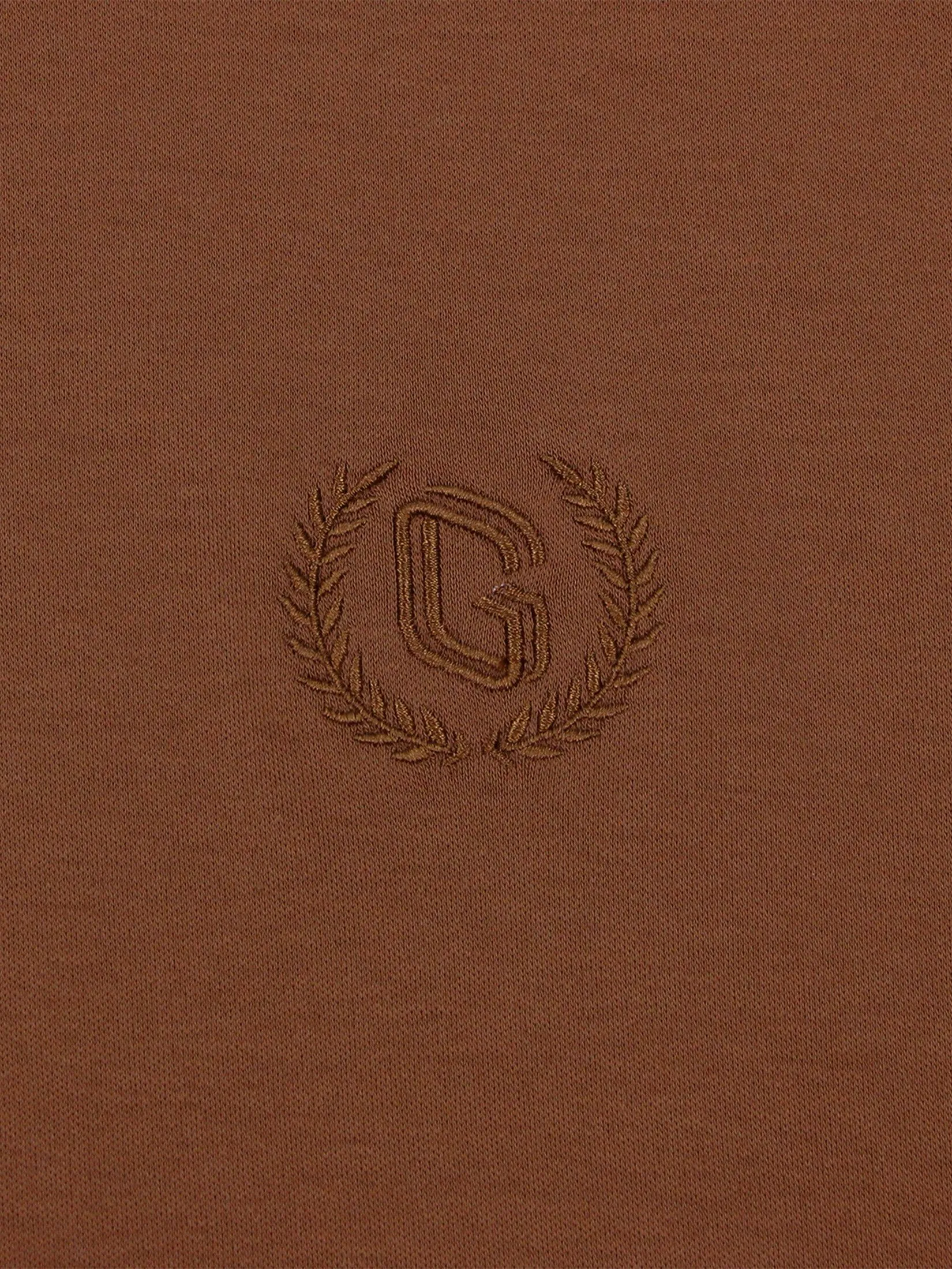 GIORDANO Men's Slim Cotton Embroidery Tee (Liquid Touch) Mocha bisque brown