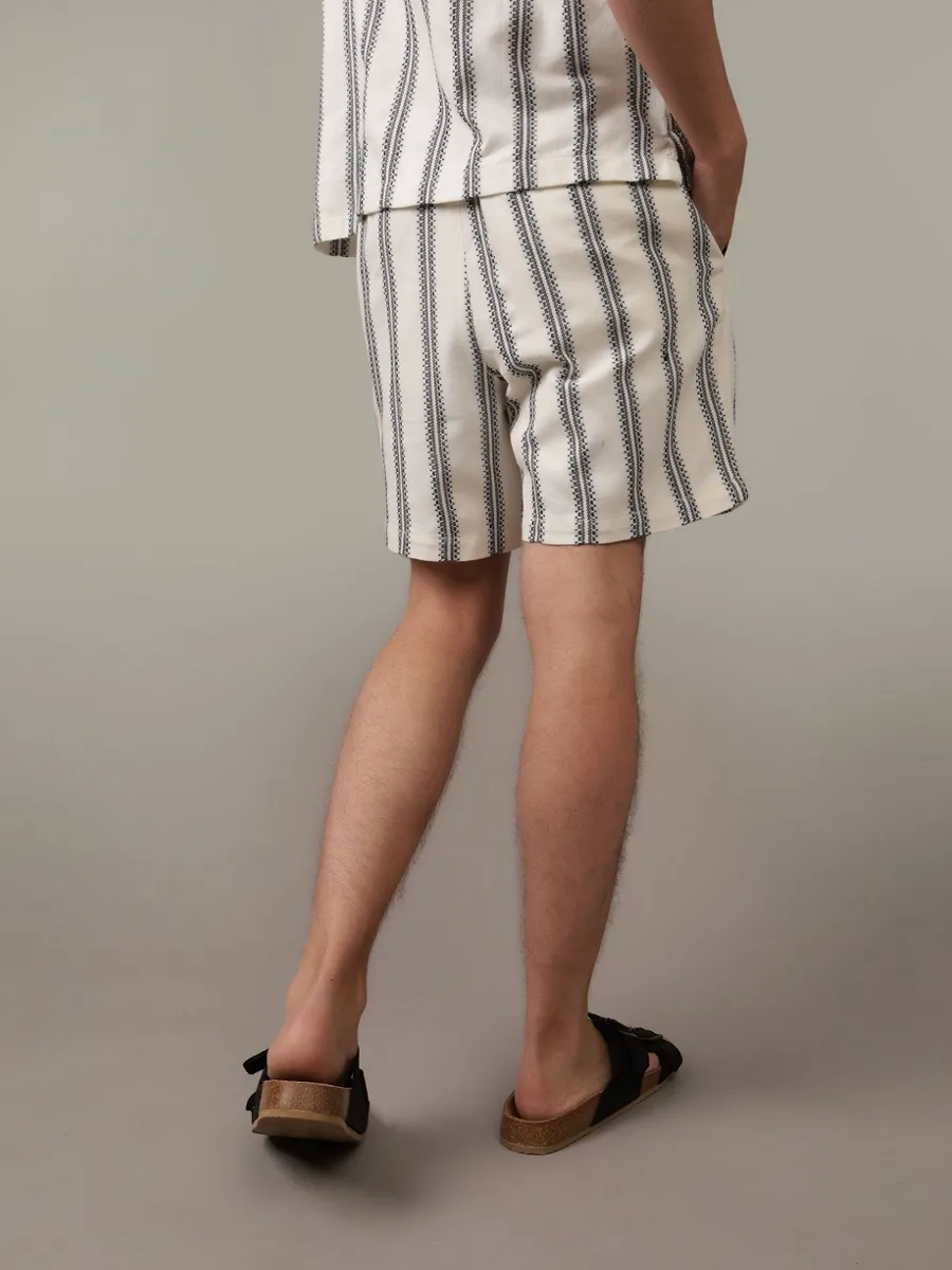 AMERICAN EAGLE MEN 7759 IAGO 7 IN LIVED IN TREKKER SHORT 100 WHITE