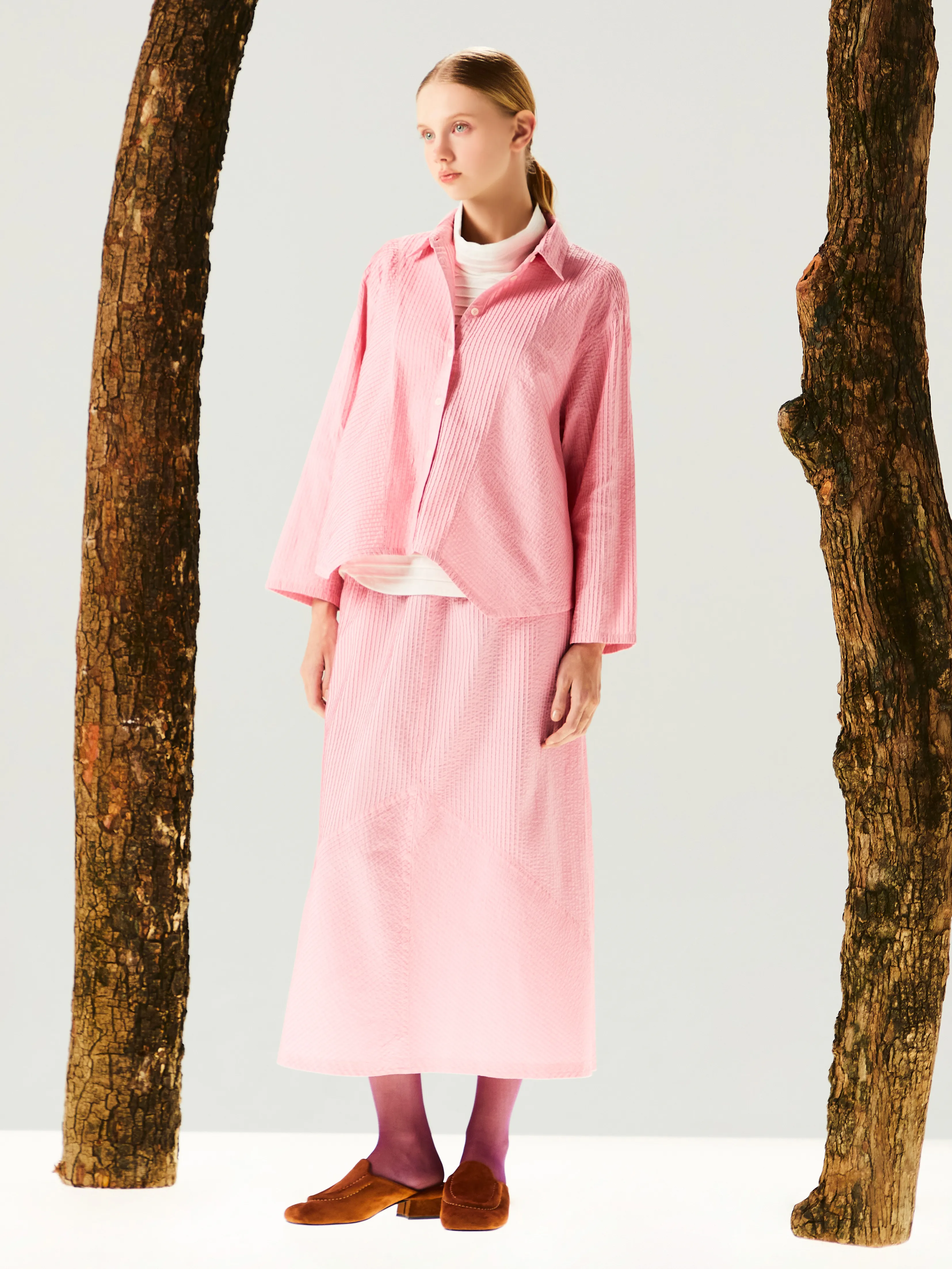 YACCOMARICARD Woman This skirt The way the pin-tucks in the front cross over Pink