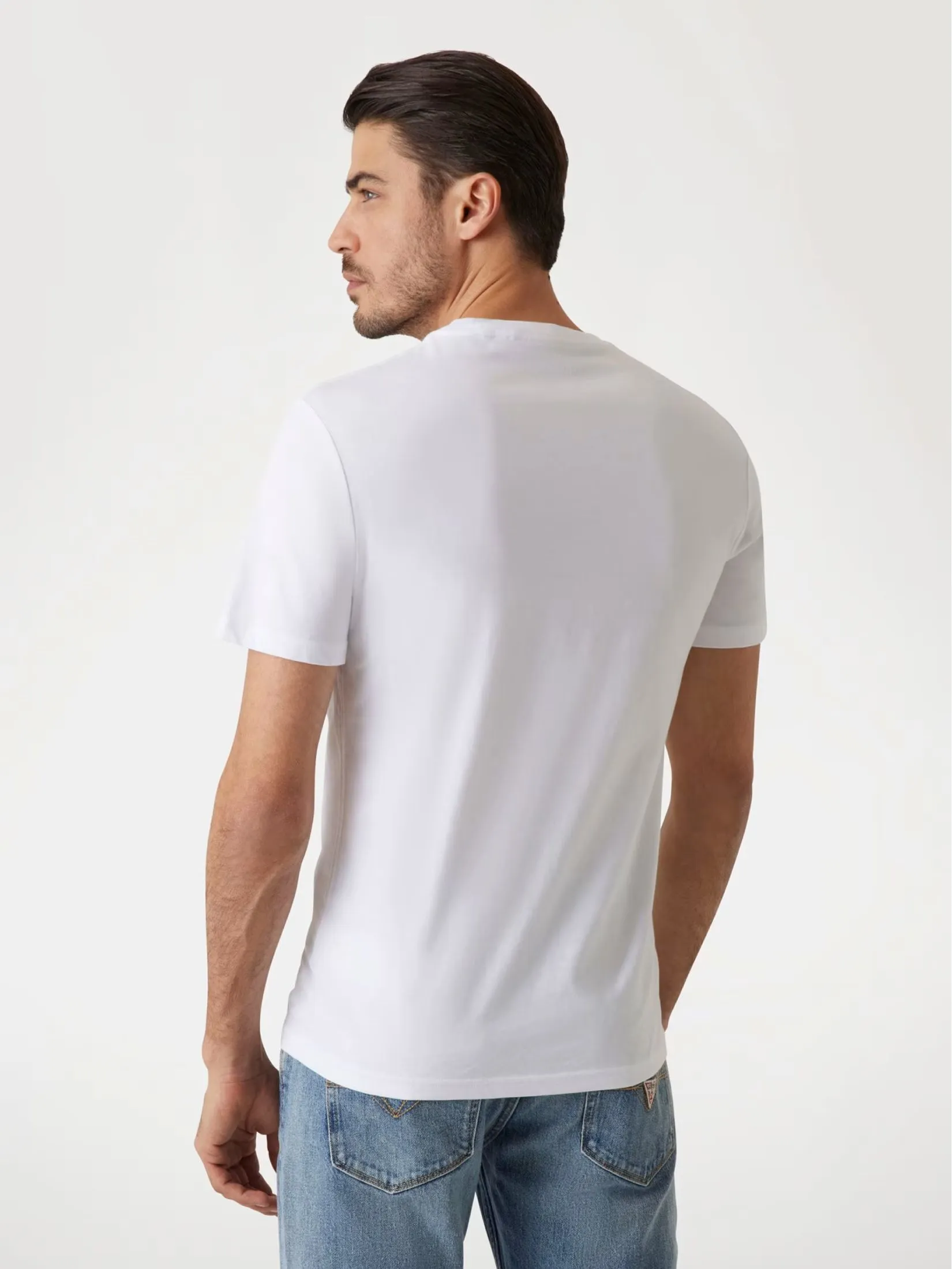 GUESS GUESS MEN Triangle Logo  T-Shirt  M5GI06I3Z14  -  White