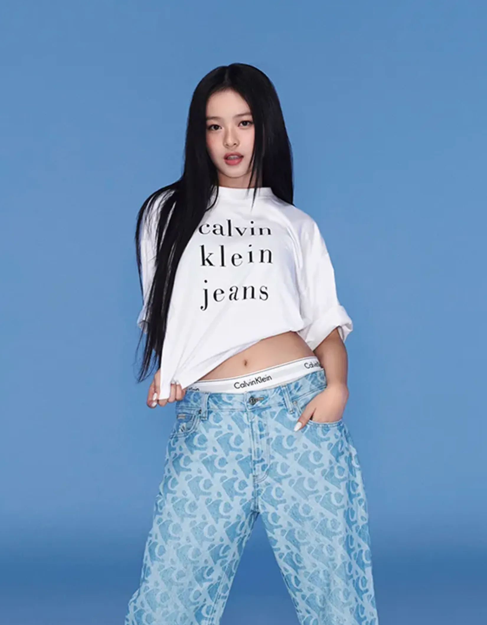 CALVIN KLEIN Women's Spaced Logo Graphic Relaxed Fit T-shirt White Size - M