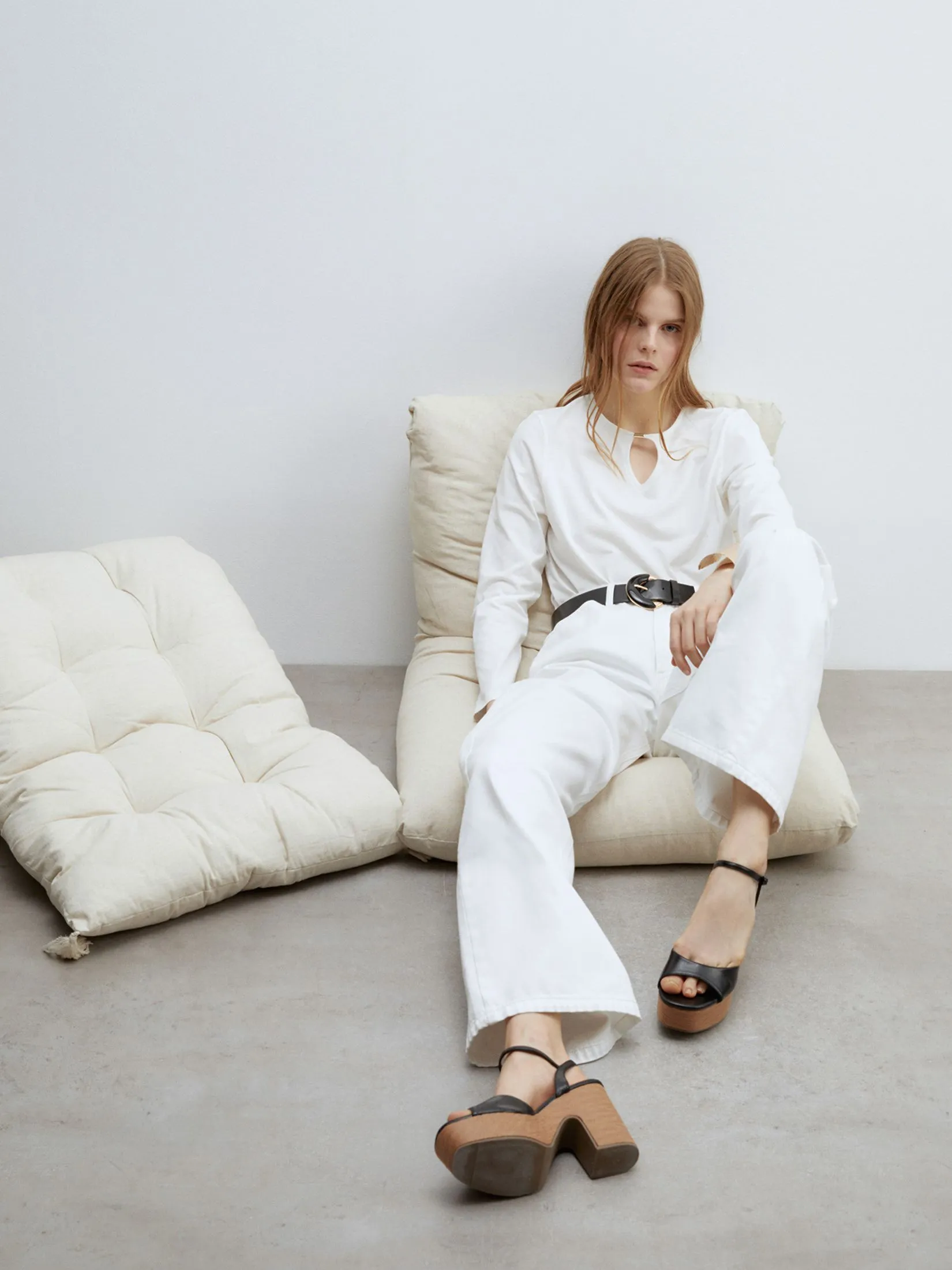 SFERA Women T-Shirt Long-Sleeved Plain Front Detail