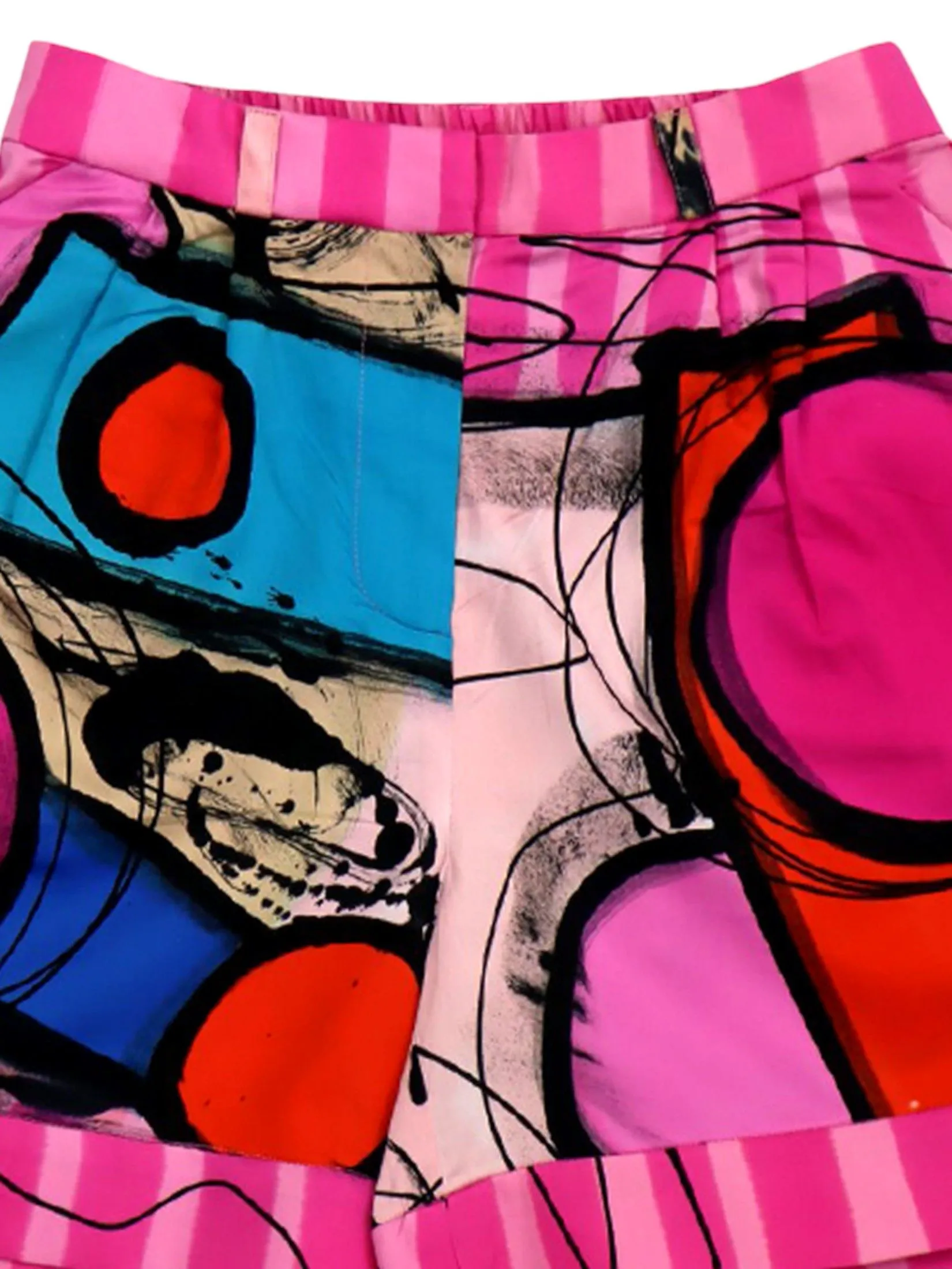 YODYOKO Woman Short Pants With Zipper - Pink : Abstract pink and red circles on square blocks.