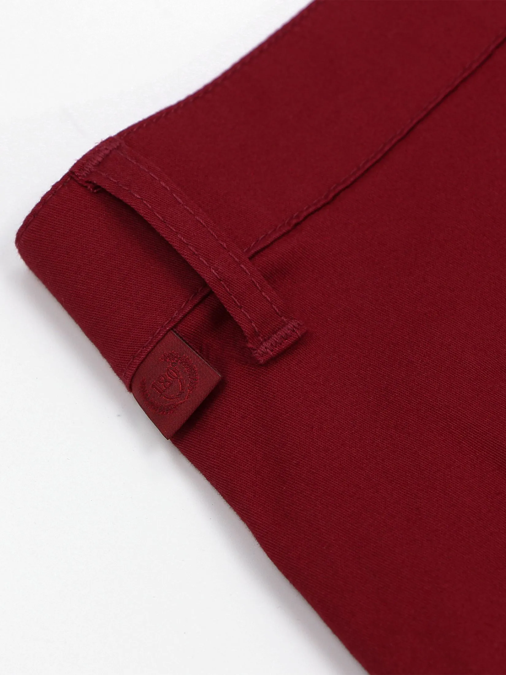 GIORDANO Women's Twill Mid-Rise Slim Fit Pocket Shorts (180 Elastic Waistband) Biking red