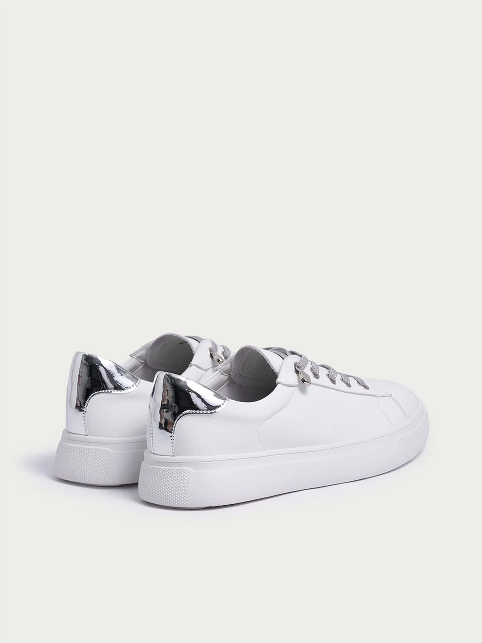 PRETTY FIT Women Sneakers White