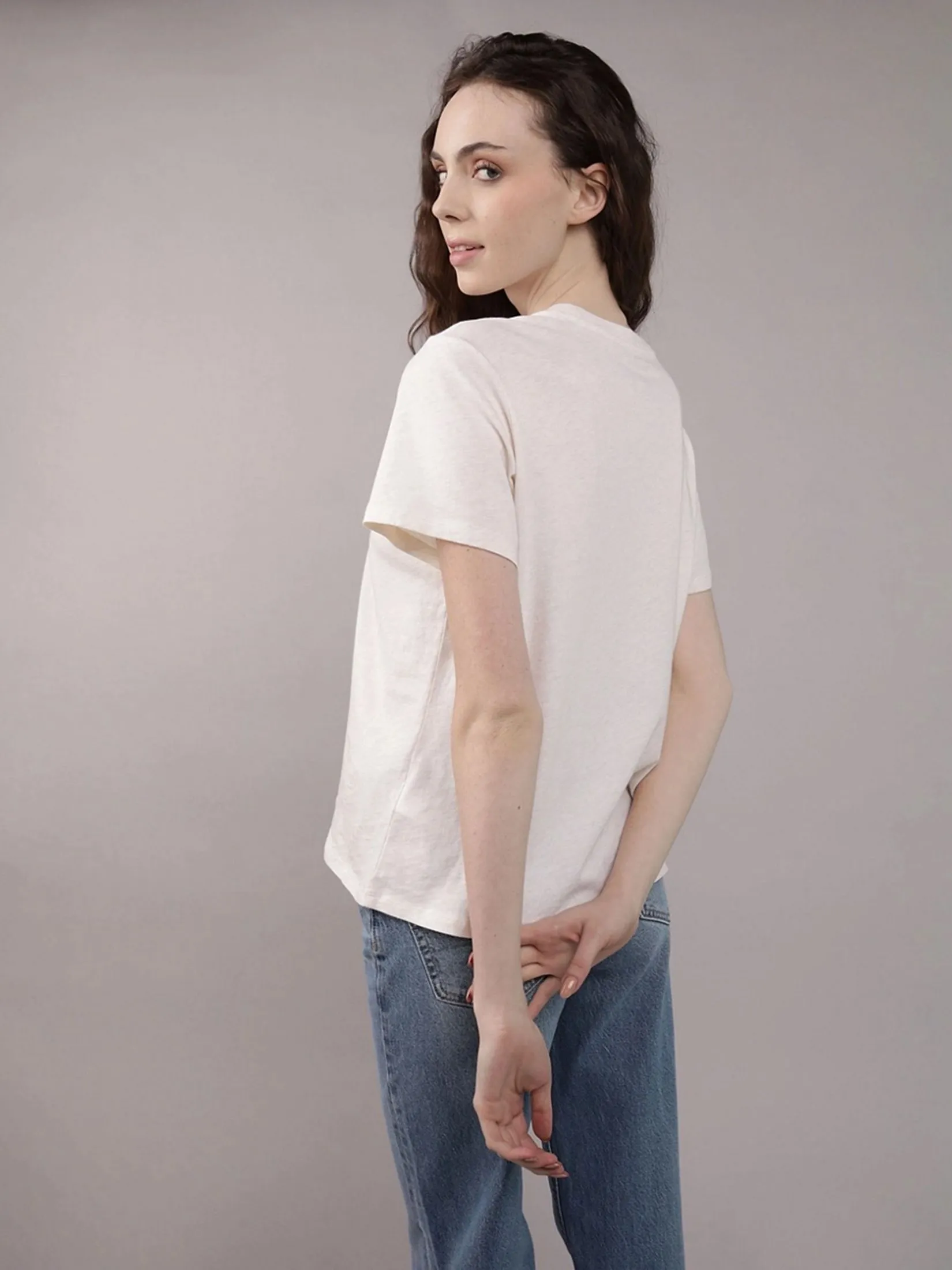 AMERICAN EAGLE WOMEN 9931 INTL EVERYDAY CREW TEE 221 HONEY