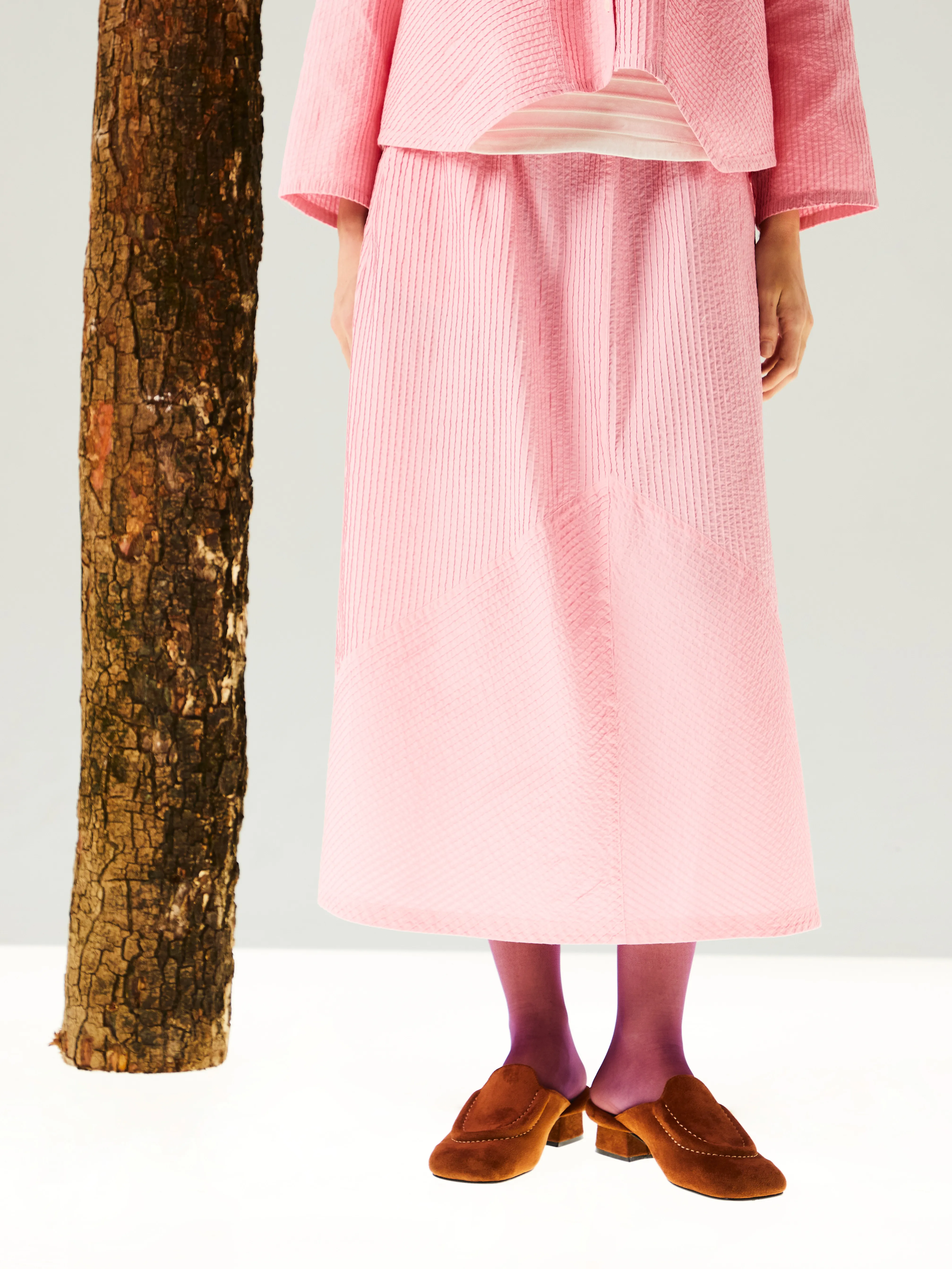 YACCOMARICARD Woman This skirt The way the pin-tucks in the front cross over Pink