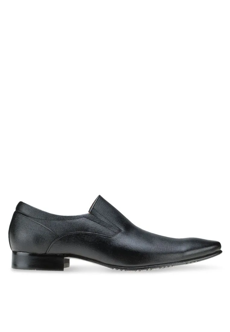 LUIGI BATANI Black Saffiano Pointed Formal Slip Ons