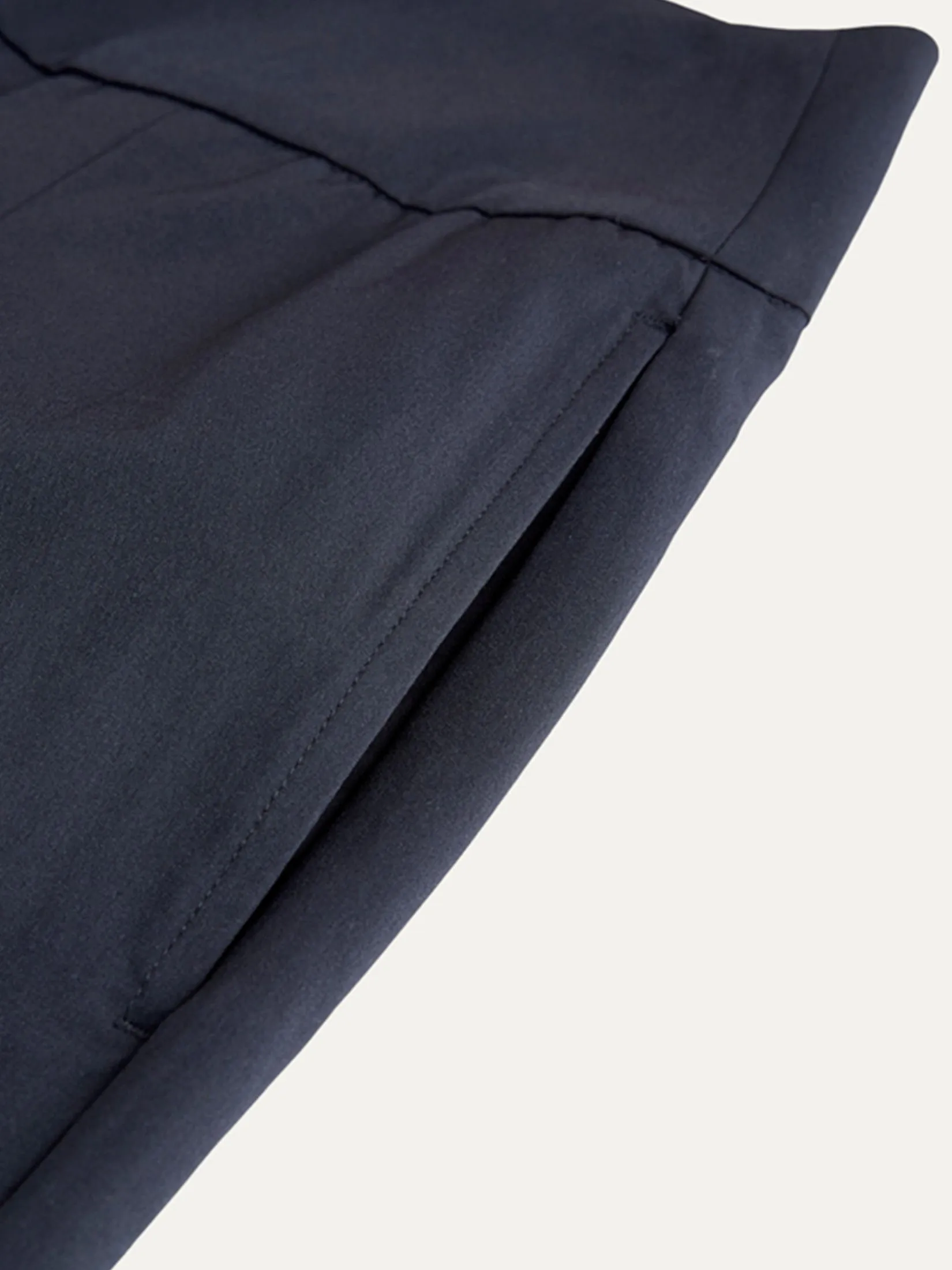 GIORDANO Women's  Online Exclusive Pleated Ankle Trousers Navy Blue