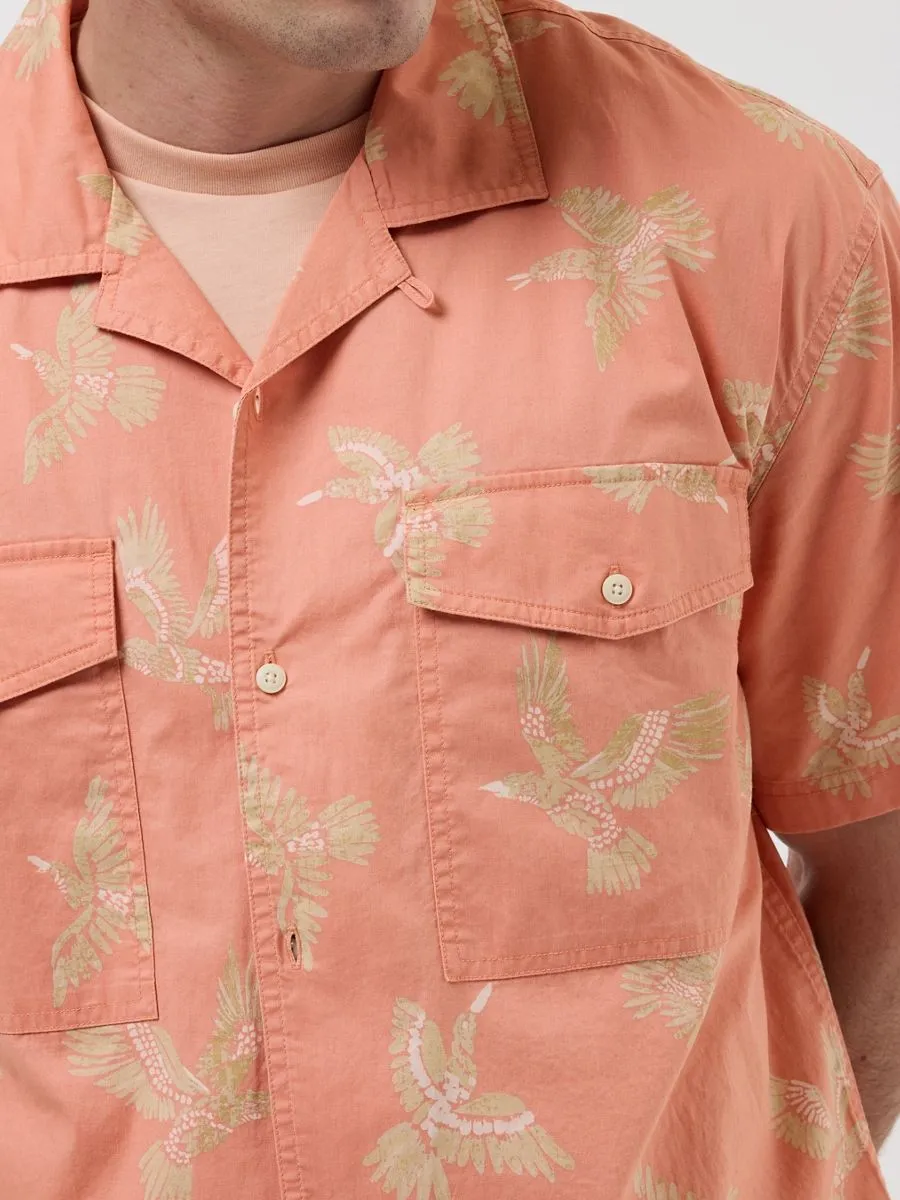 AMERICAN EAGLE MEN KRIS BIRDS SS OVERSIZED 2 PKT CAMP COLLAR STAFFORD FADE SHIRT 612 CORAL SUN