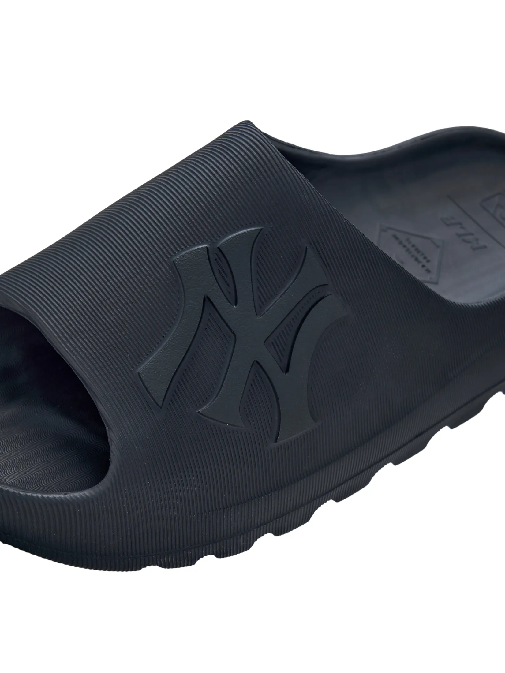 MLB Slides Unisex Chunky Skipper Slide Model 3ALPS0153 50BKS Black