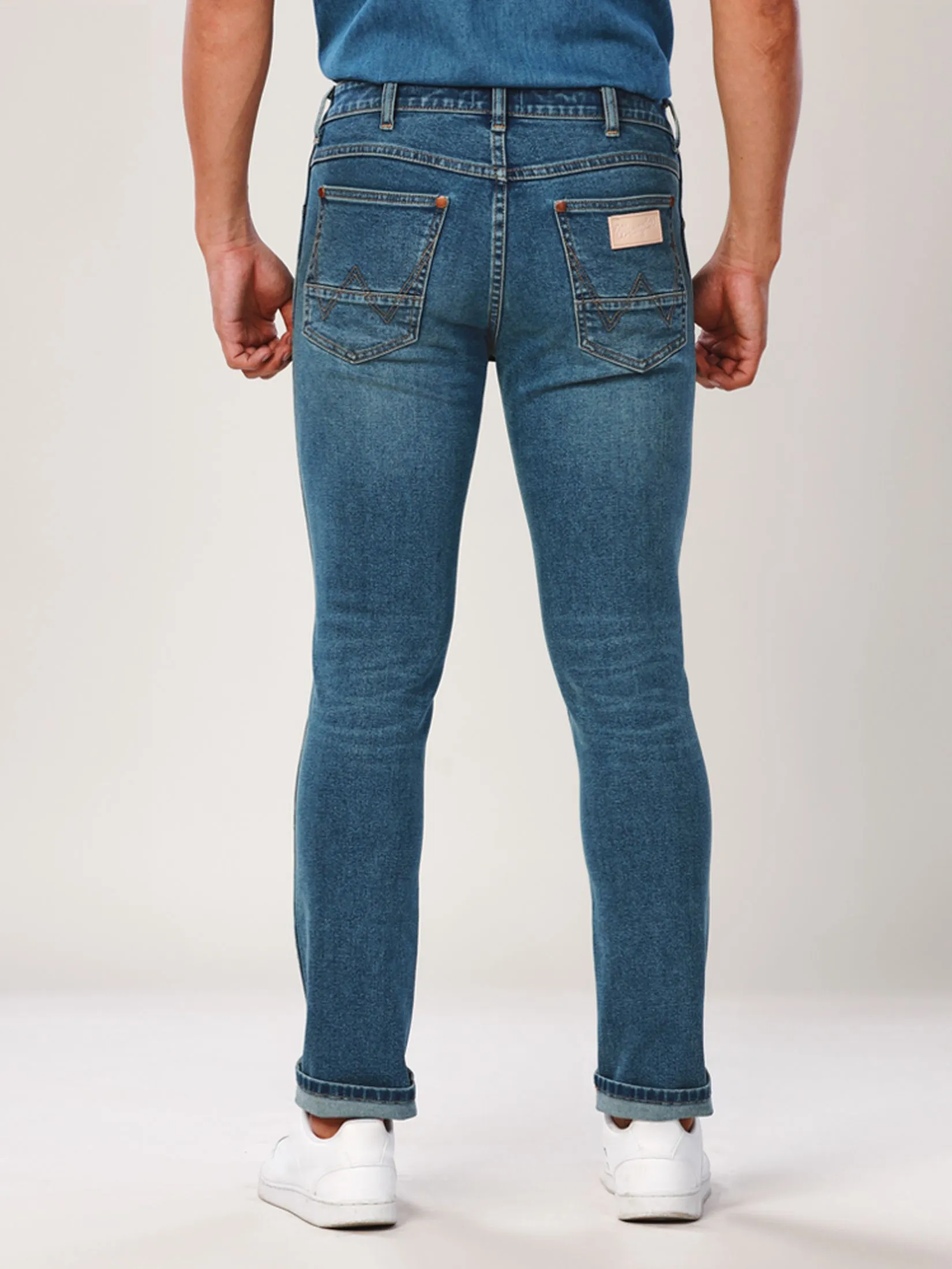 WRANGLER Men's Jeans Everyday with Wrangler Collection Mid Vegas Fit Mid Indigo