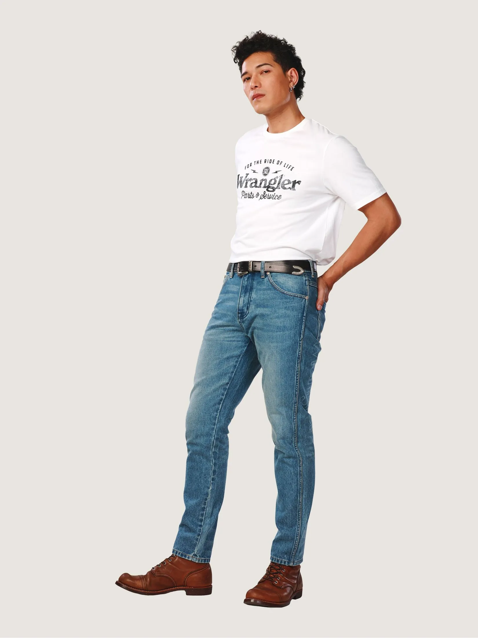 WRANGLER Men's Jeans Everyday with Wrangler Collection Mid Texas Taper Fit Light Indigo