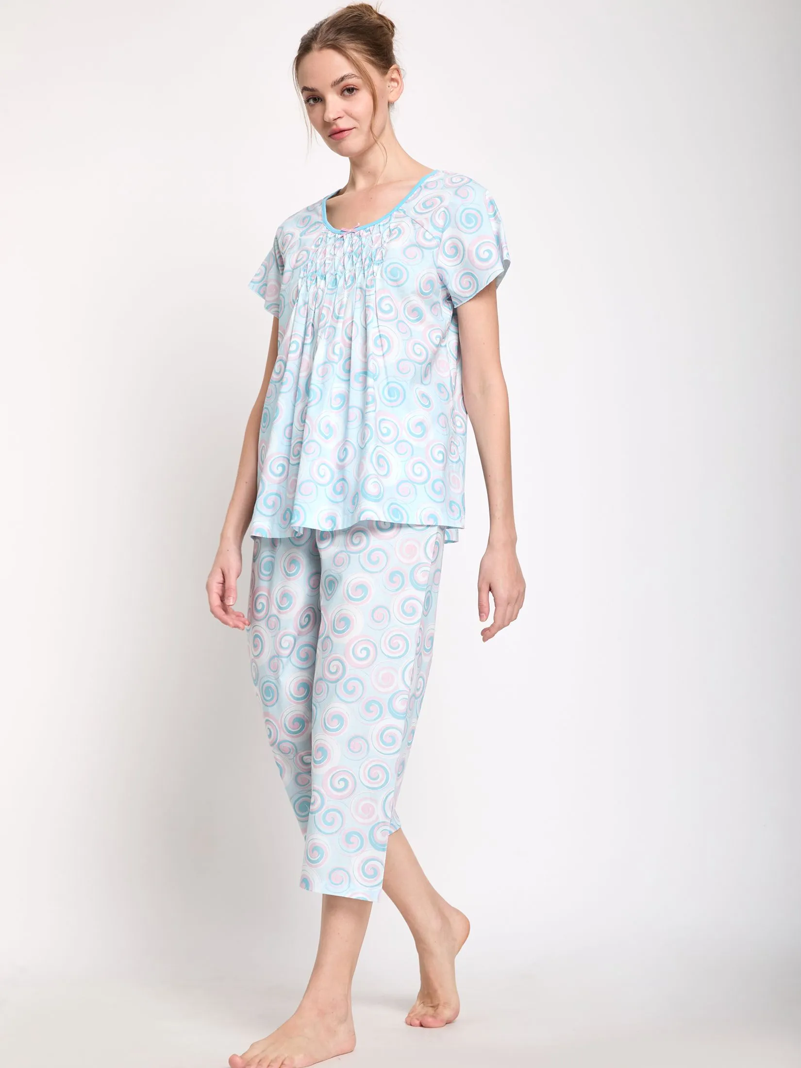 CLAUDIA'S ROMANCE Women Pyjamas Set Top Short Sleeves + Cropped Pants Light Blue